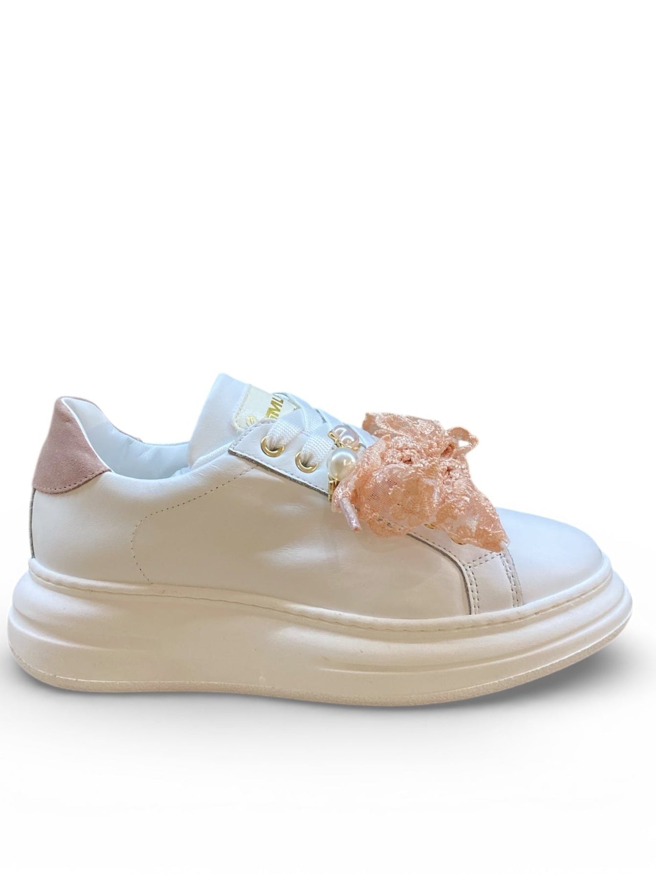 MELINE SNEAKER CON FIOCCO IN PIZZO E CHARMS