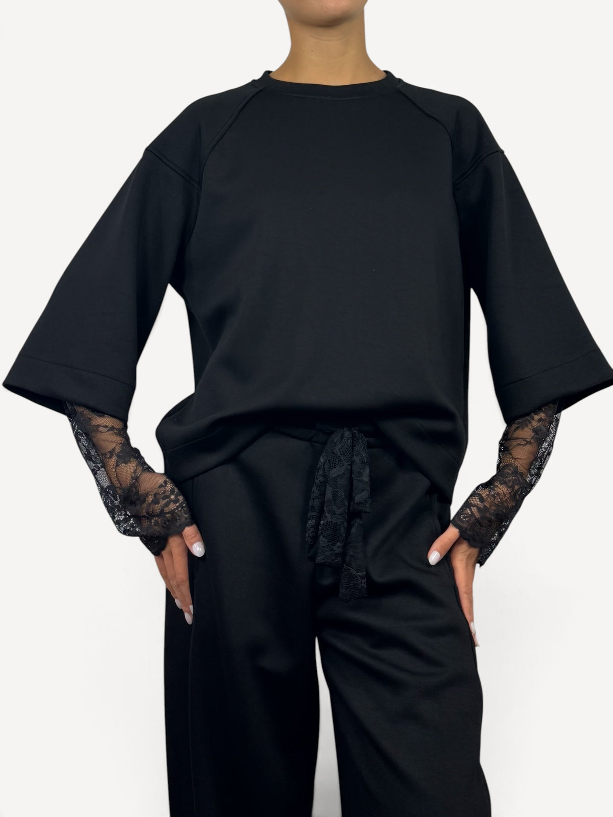 SUSY MIX COMPLETO FELPA PIZZO E PANTALONE NERO