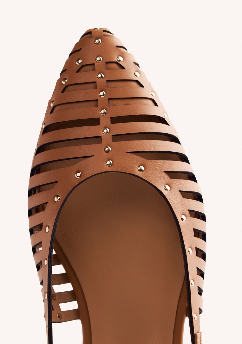 Gioseppo slingback donna in pelle con cinturini camel e borchiette oro