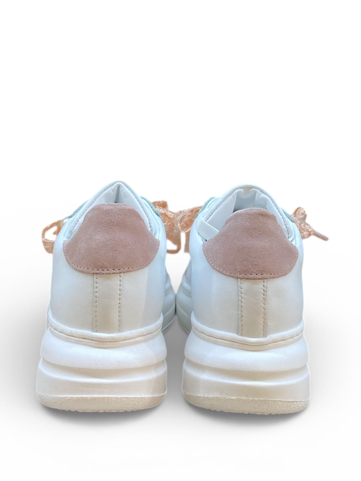MELINE SNEAKER CON FIOCCO IN PIZZO E CHARMS
