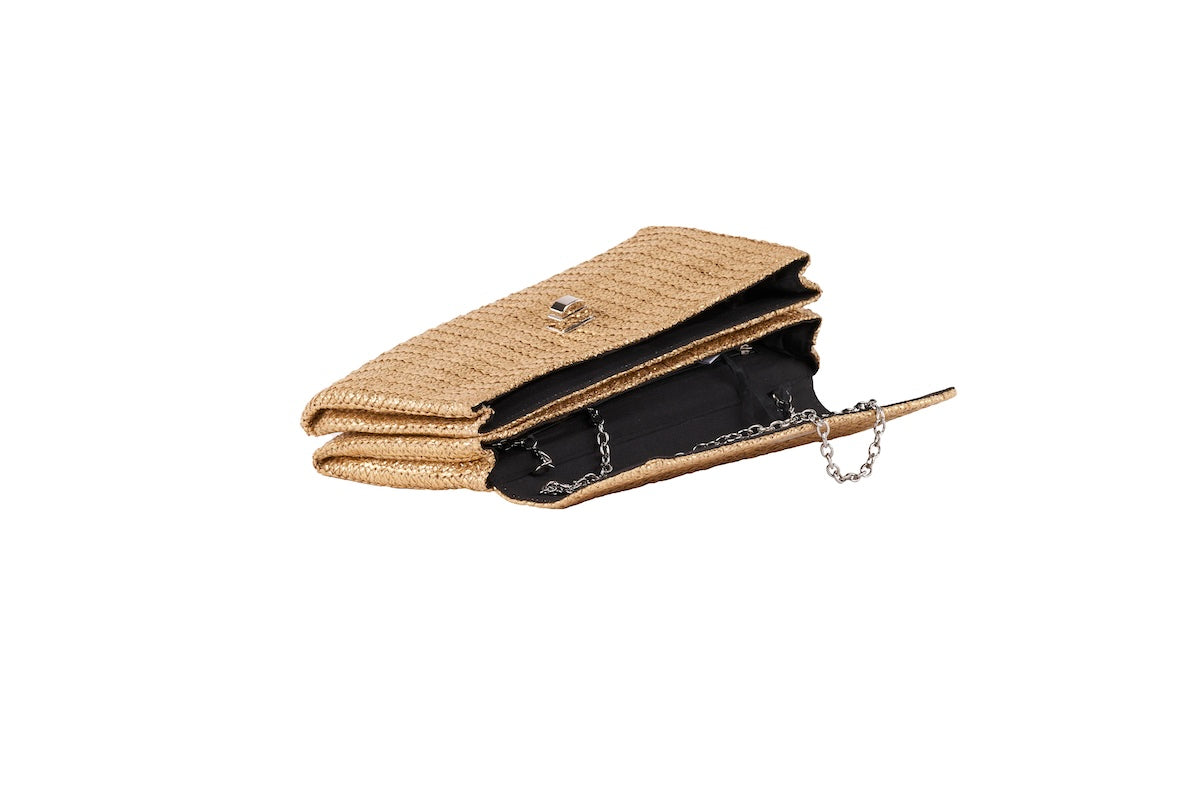 Anna Cecere Pochette in rafia laminata oro con chiusura in metallo