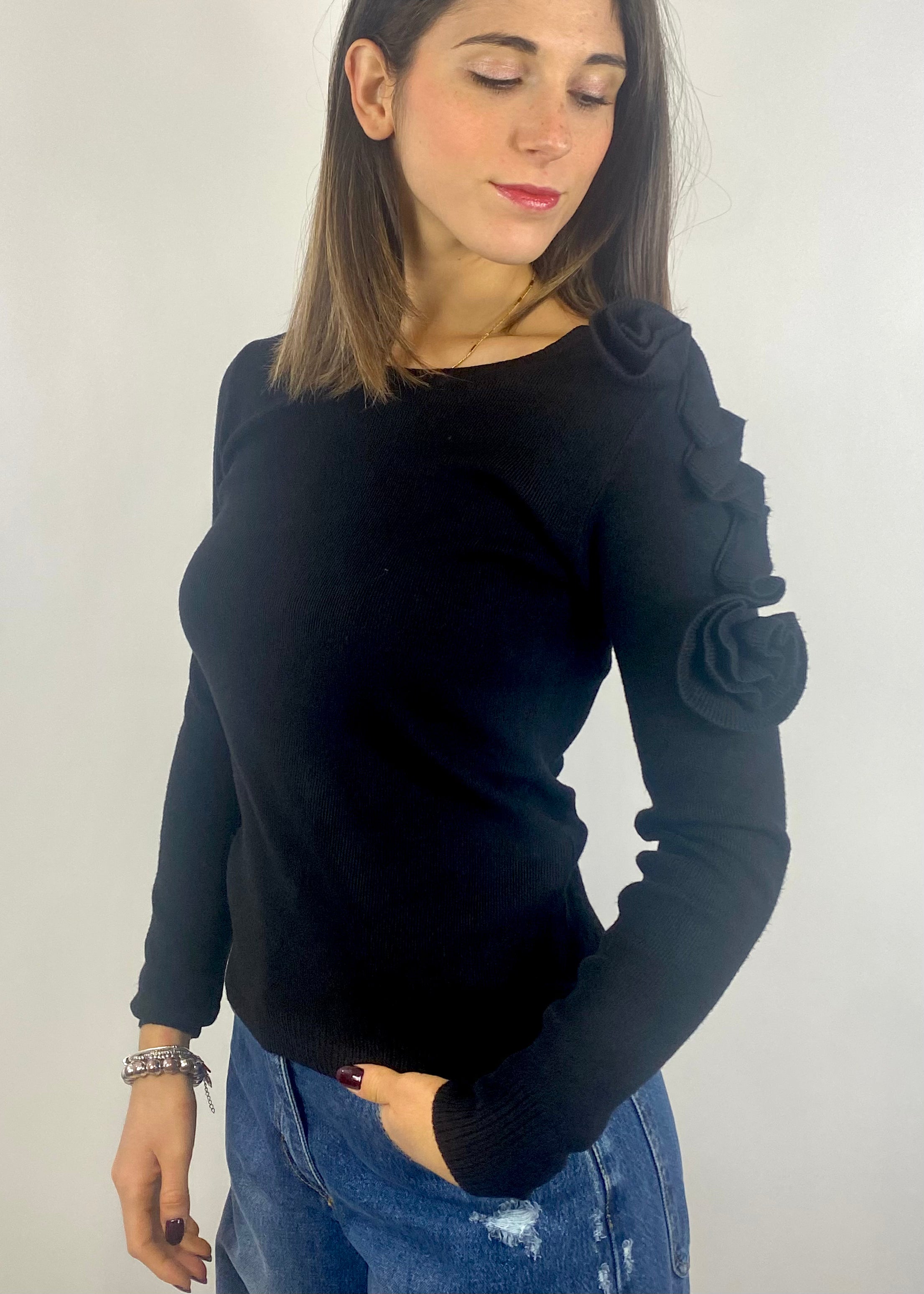 SUSY MIX MAGLIA NERA CON ROUCHES