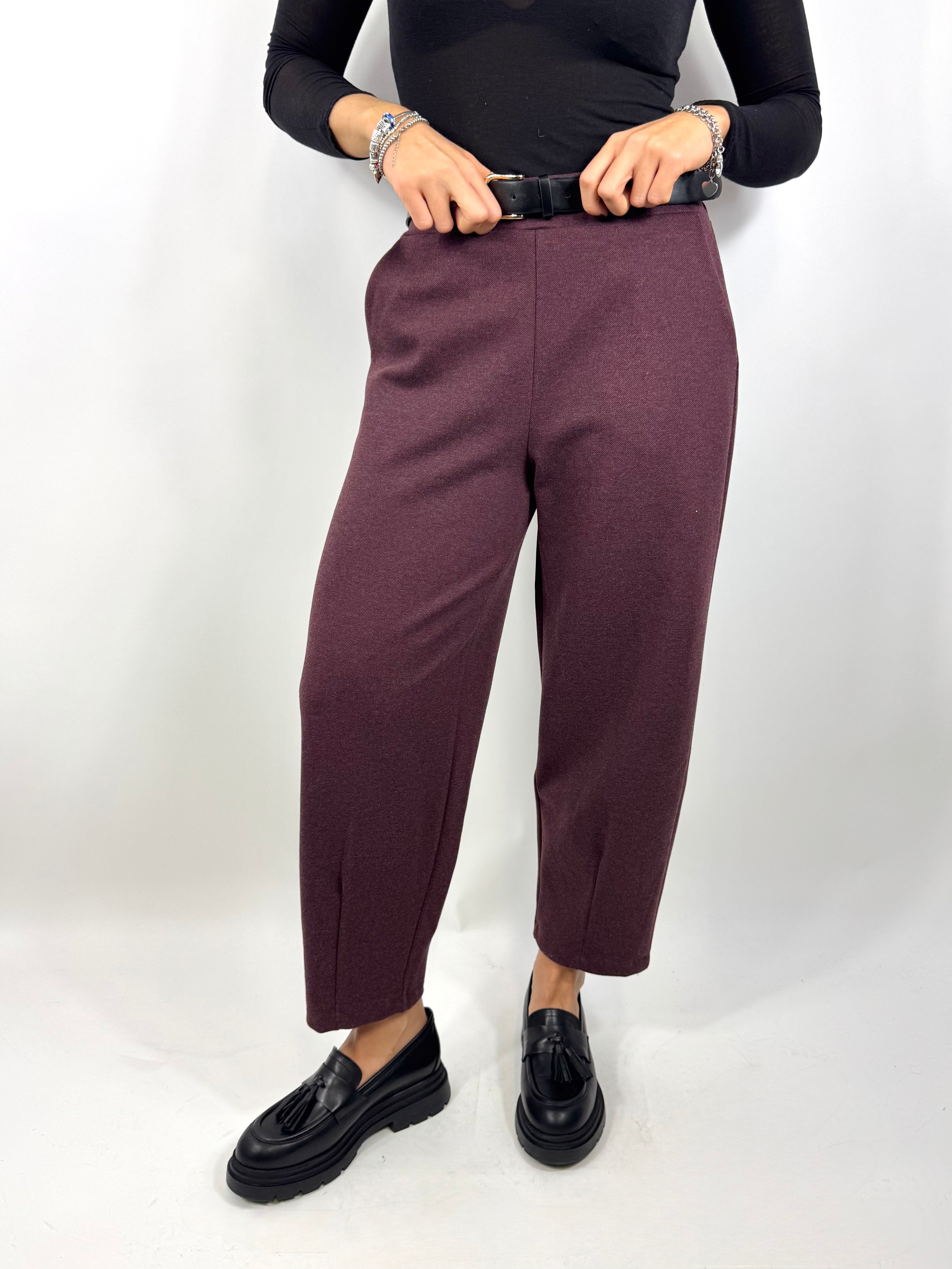 CECILE PANTALONI BORDEAUX CON CINTURA