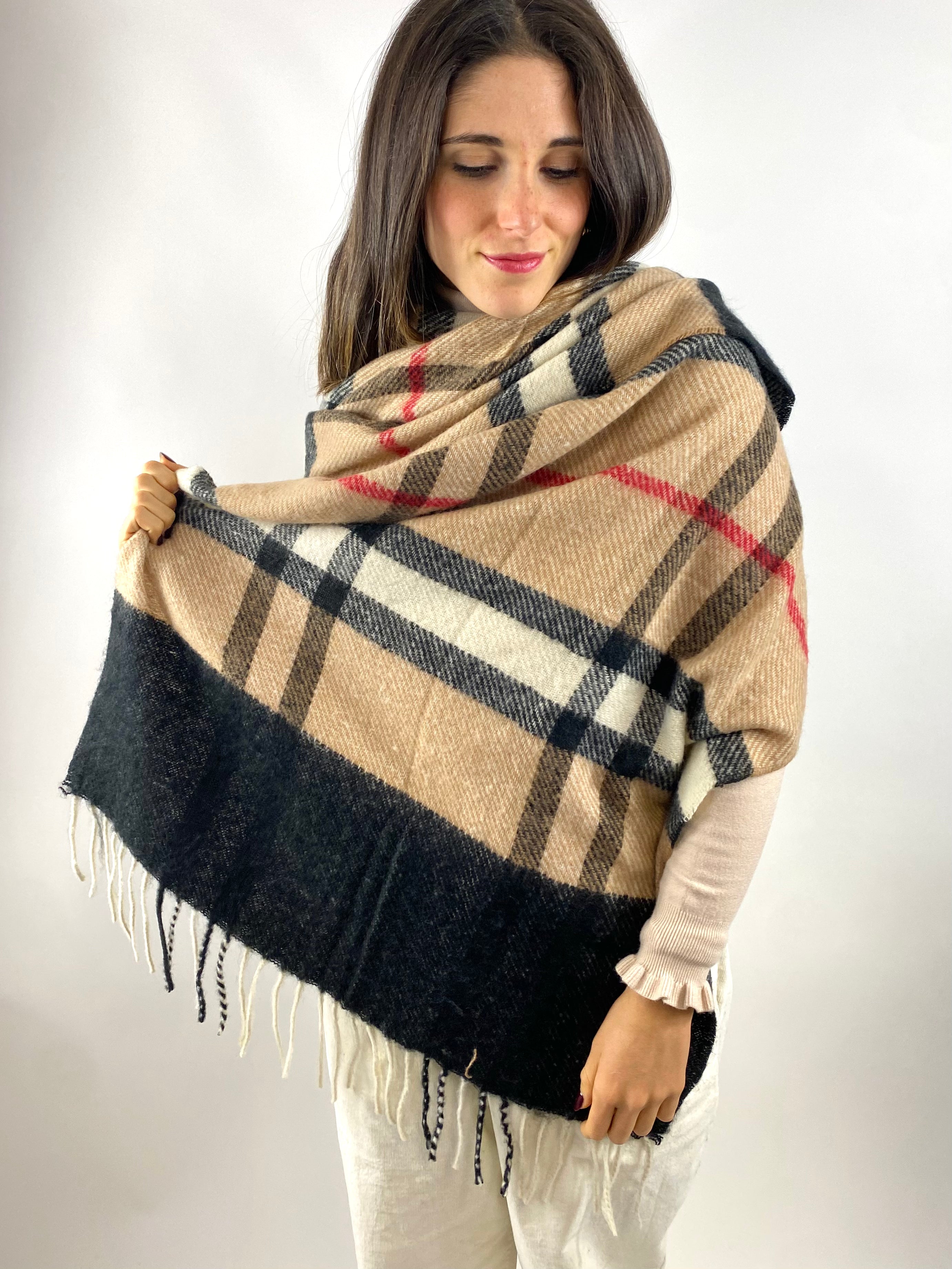 CECILE SCIARPA CHECK NERA E CAMEL