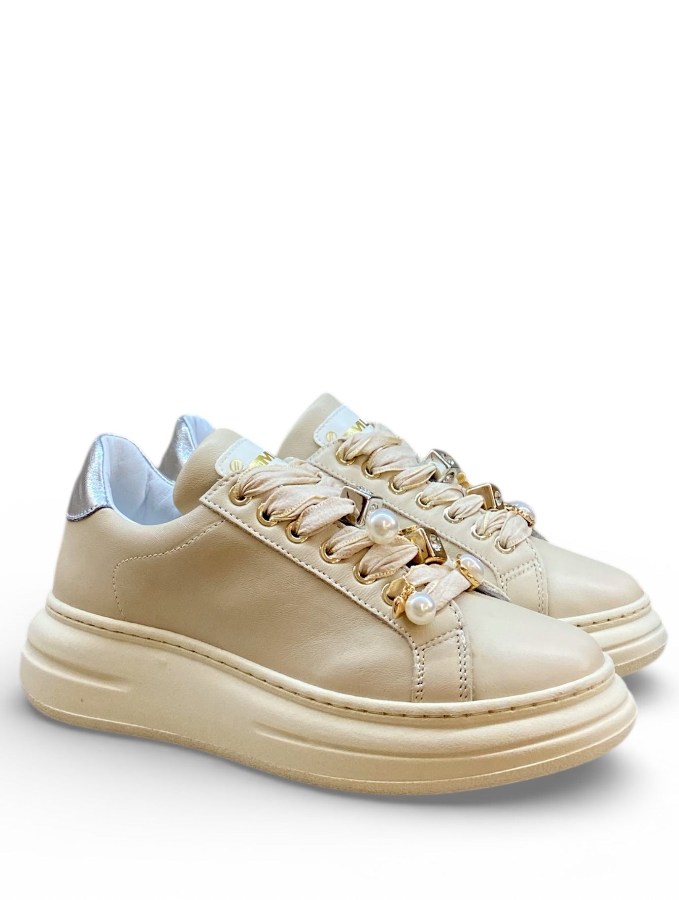 MELINE SNEAKERS IN PELLE CON CHARMS
