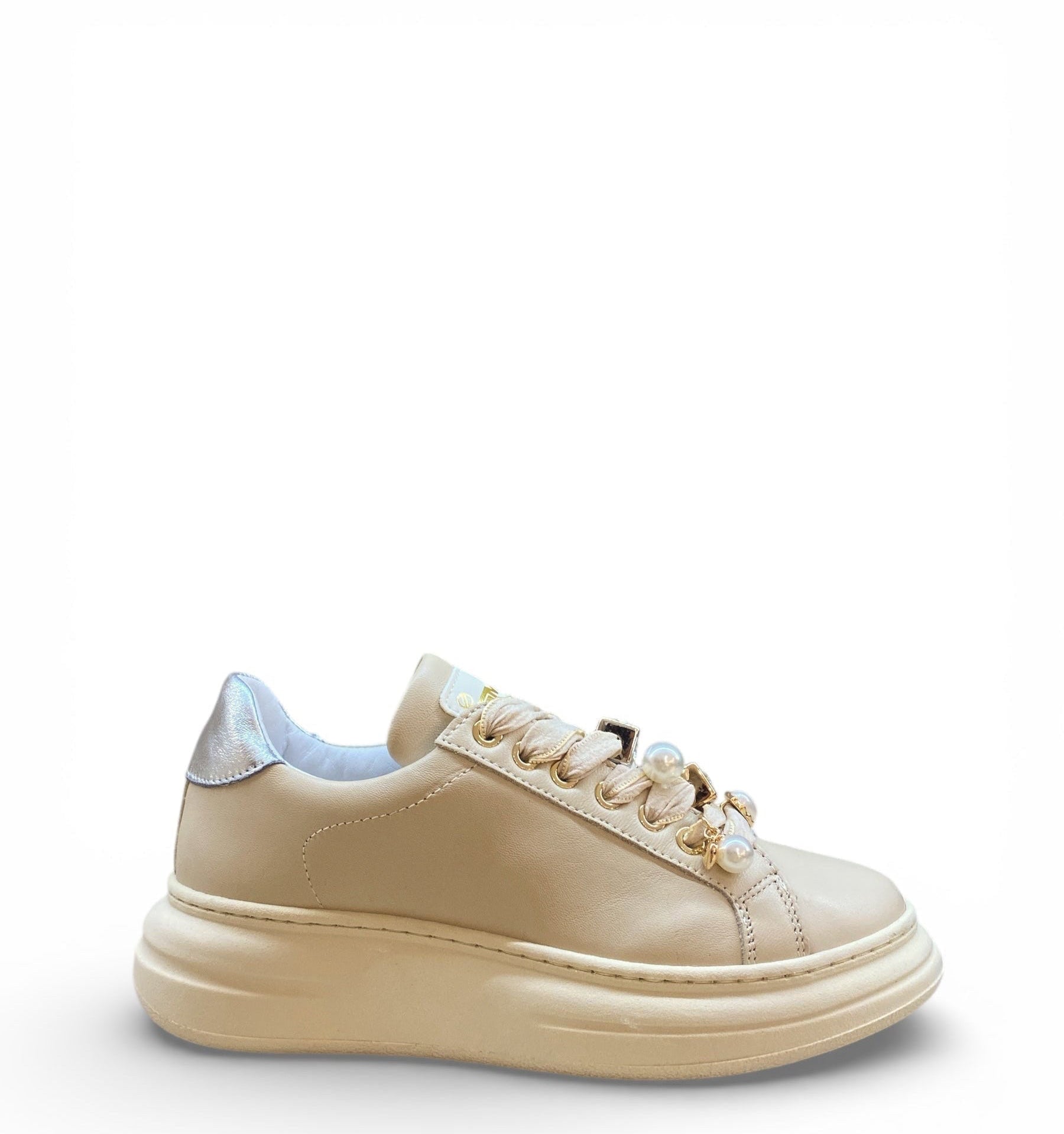 MELINE SNEAKERS IN PELLE CON CHARMS