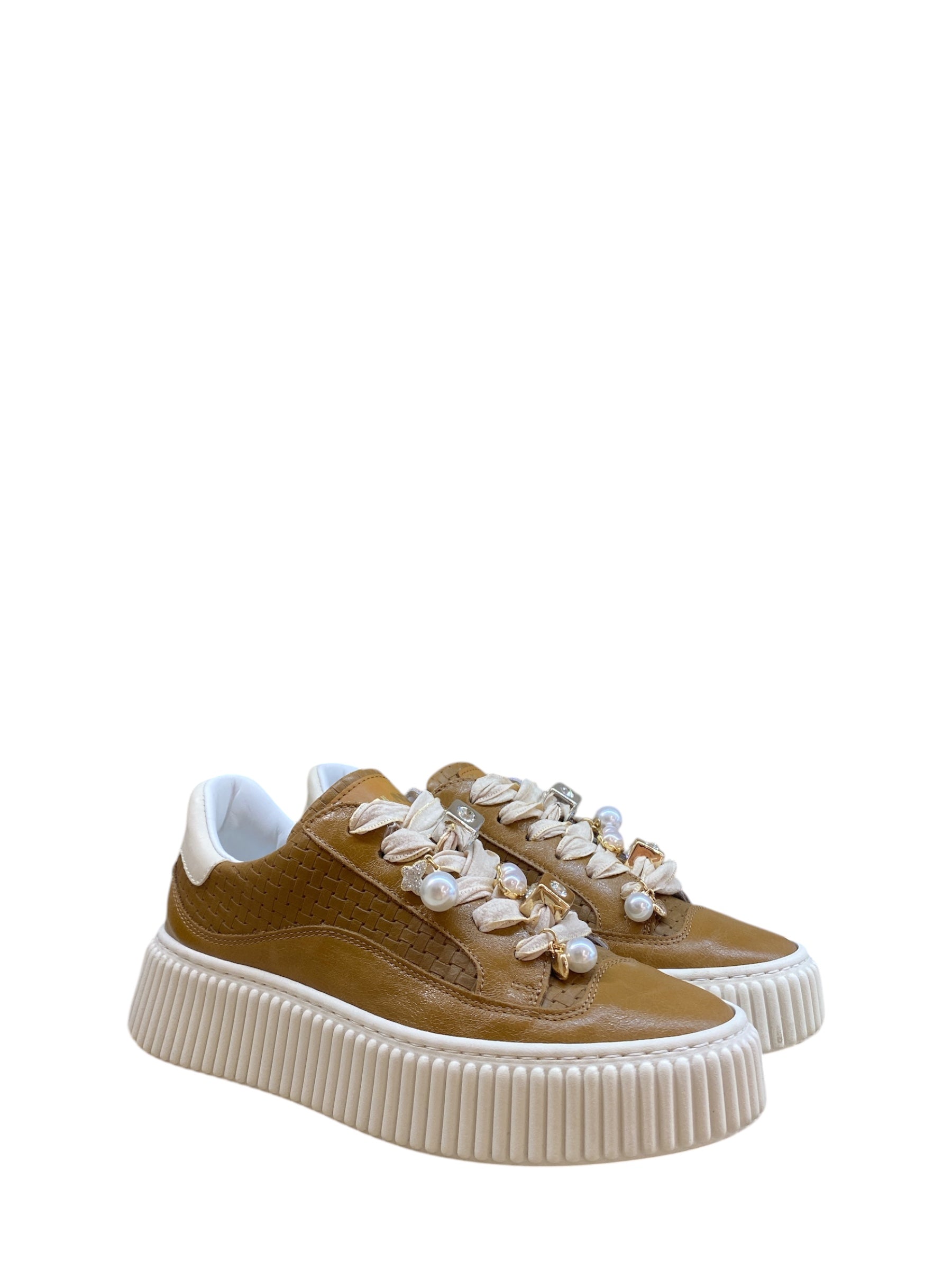 MÈLINÈ SNEAKERS PELLE CUOIO CHARMS