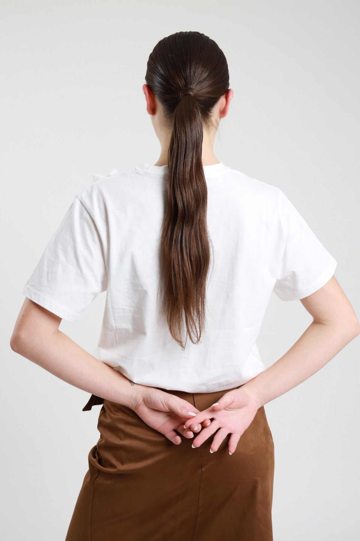 SUSY MIX T-SHIRT LATTE CON FIORI APPLICATI