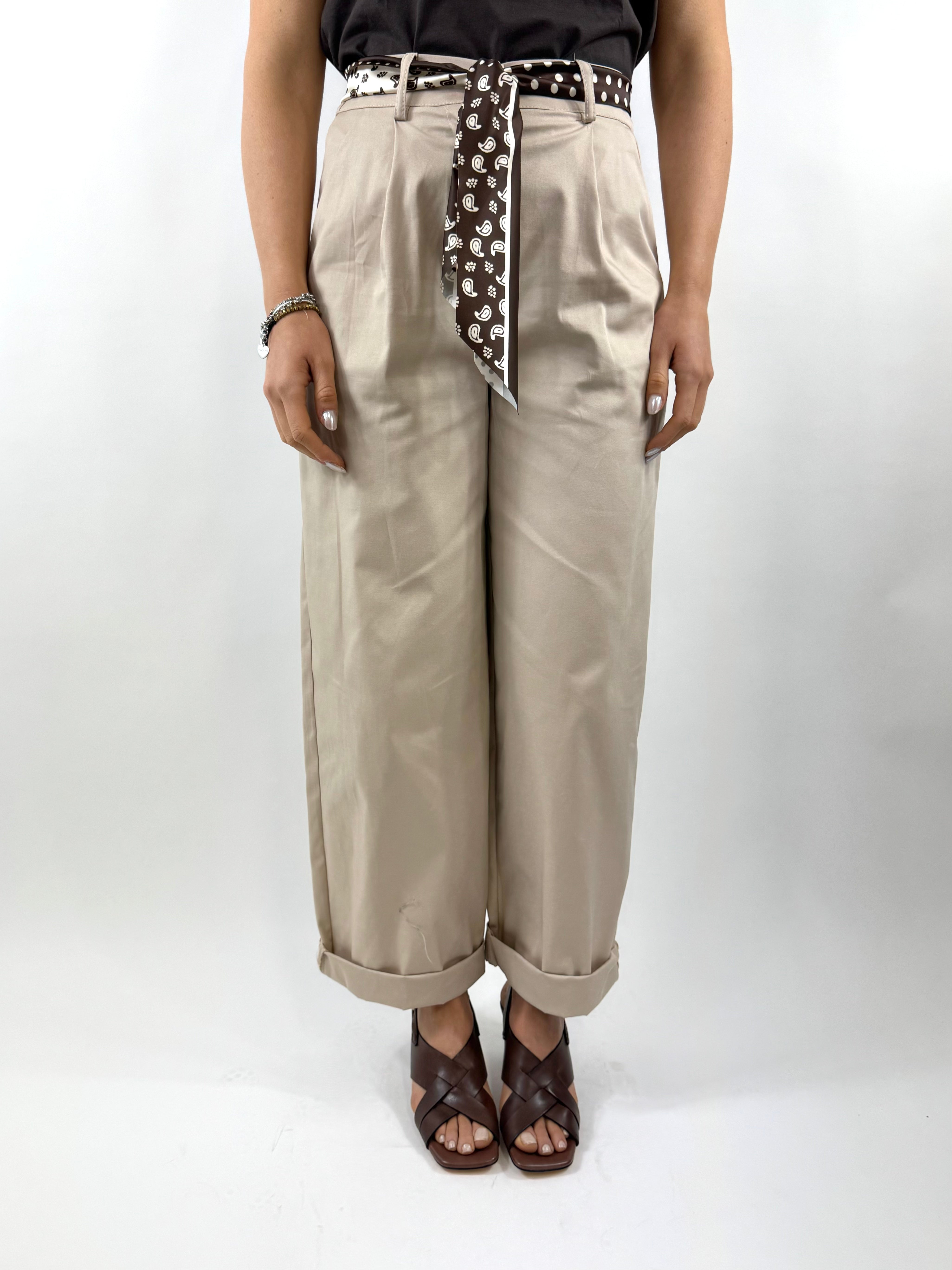 CECILE PANTALONE CON FOULARD BEIGE