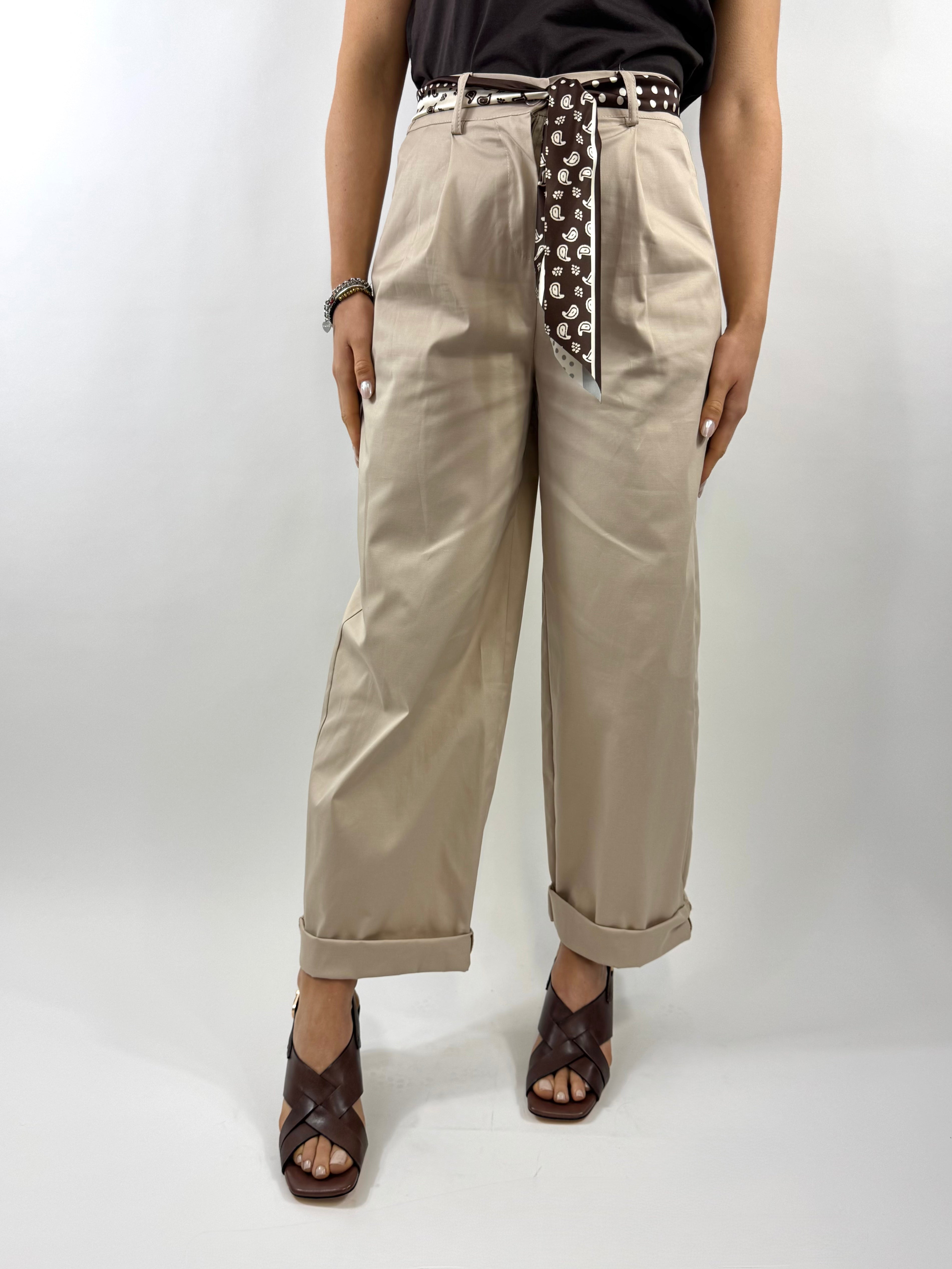 CECILE PANTALONE CON FOULARD BEIGE