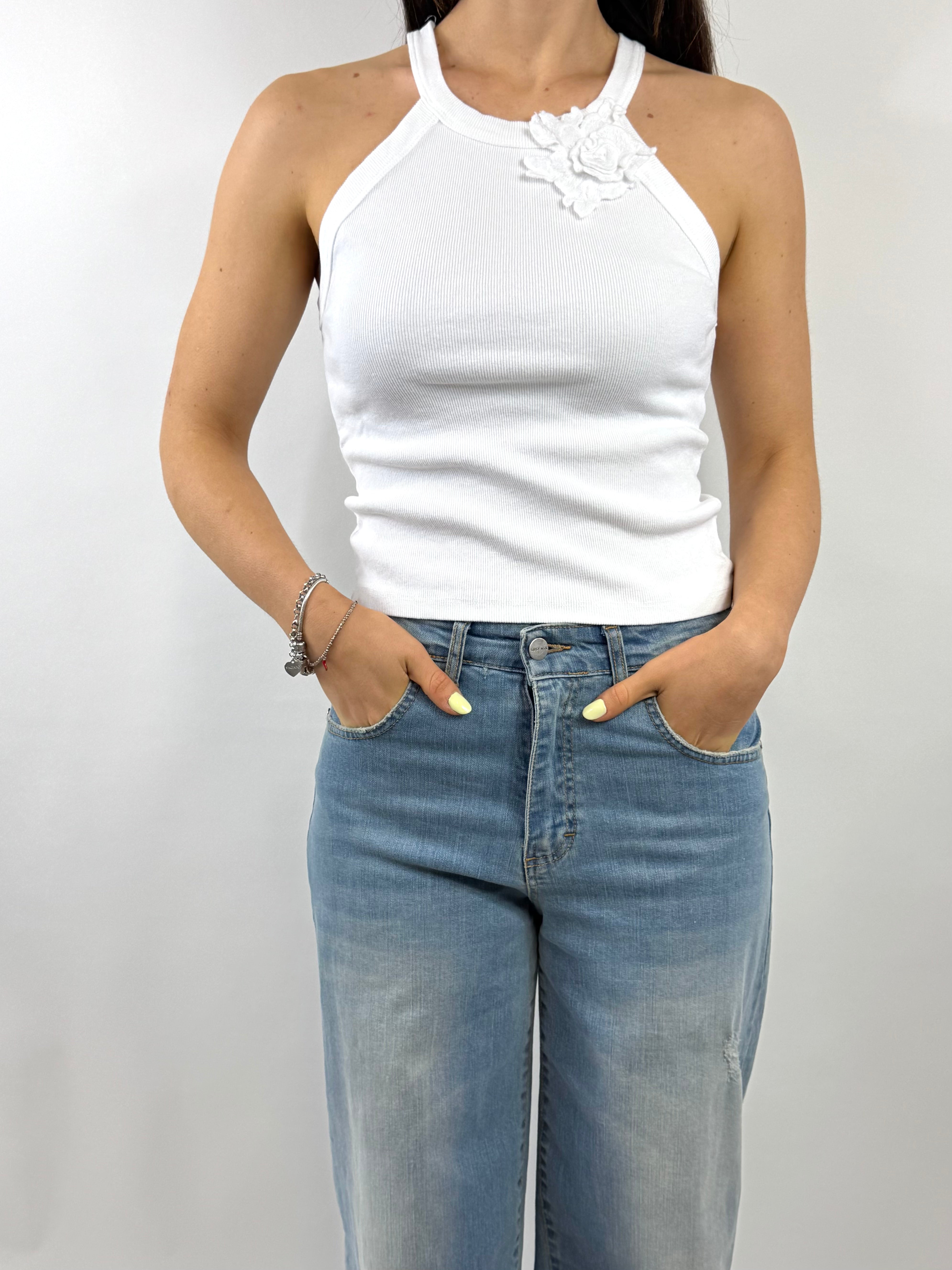 SUSY MIX CANOTTA BIANCA CON FIORE