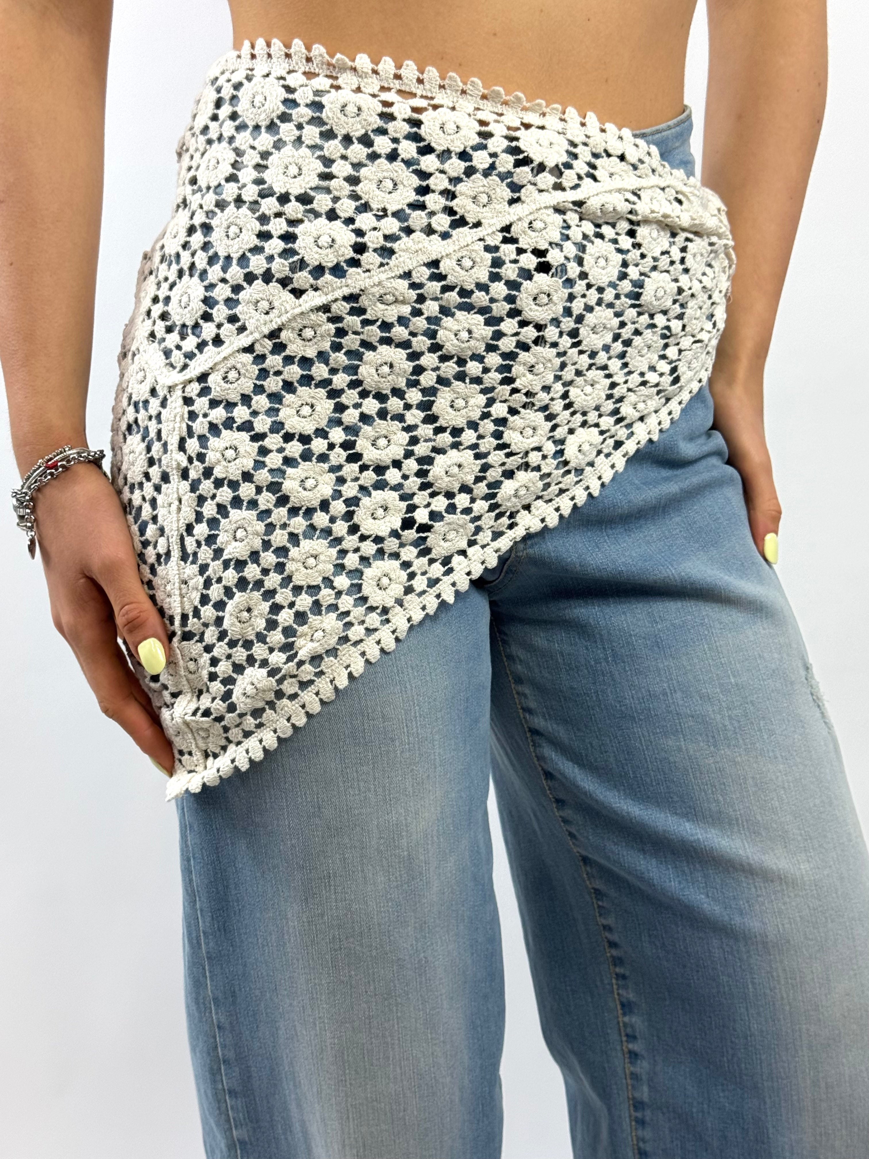 CECILE FOULARD MACRAME