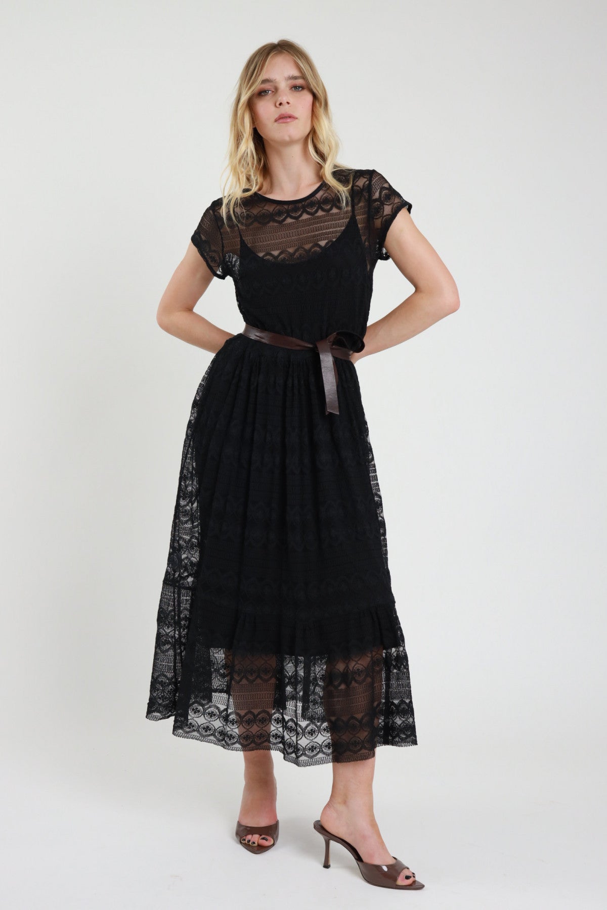 SUSY MIX ABITO LUNGO IN PIZZO NERO