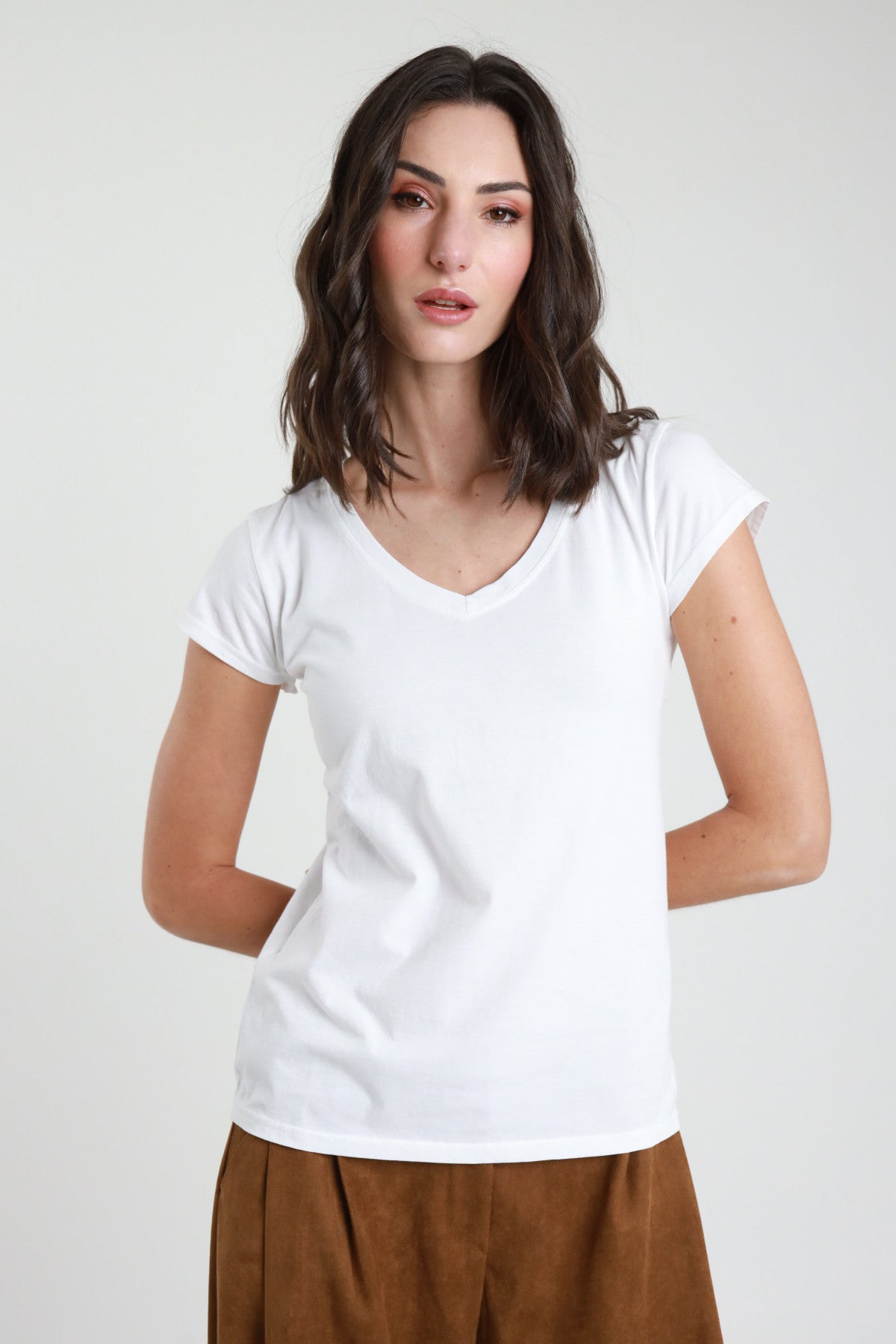 SUSY MIX T-SHIRT SCOLLO A V BIANCA