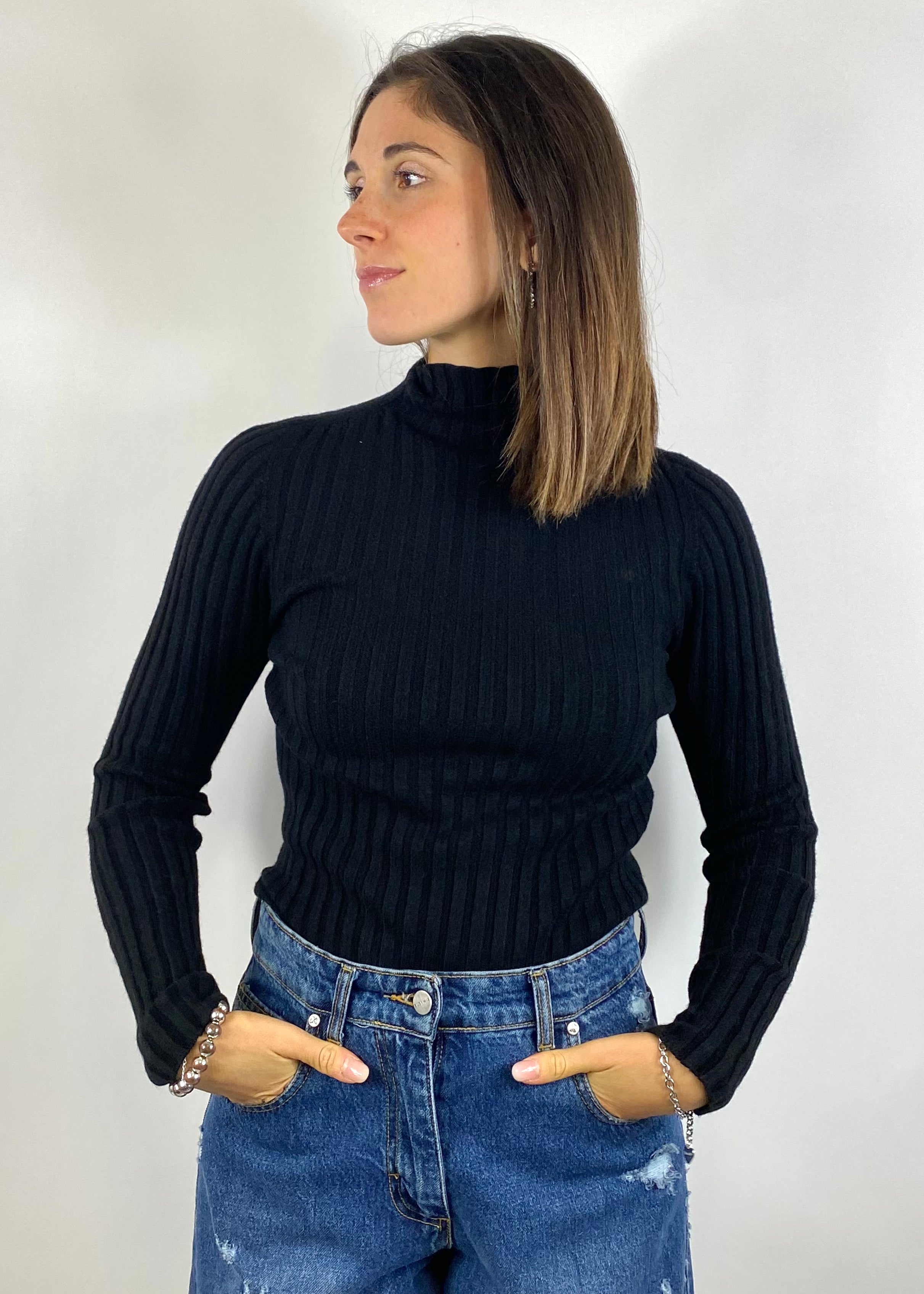 SUSY MIX MAGLIA A COSTINE NERA