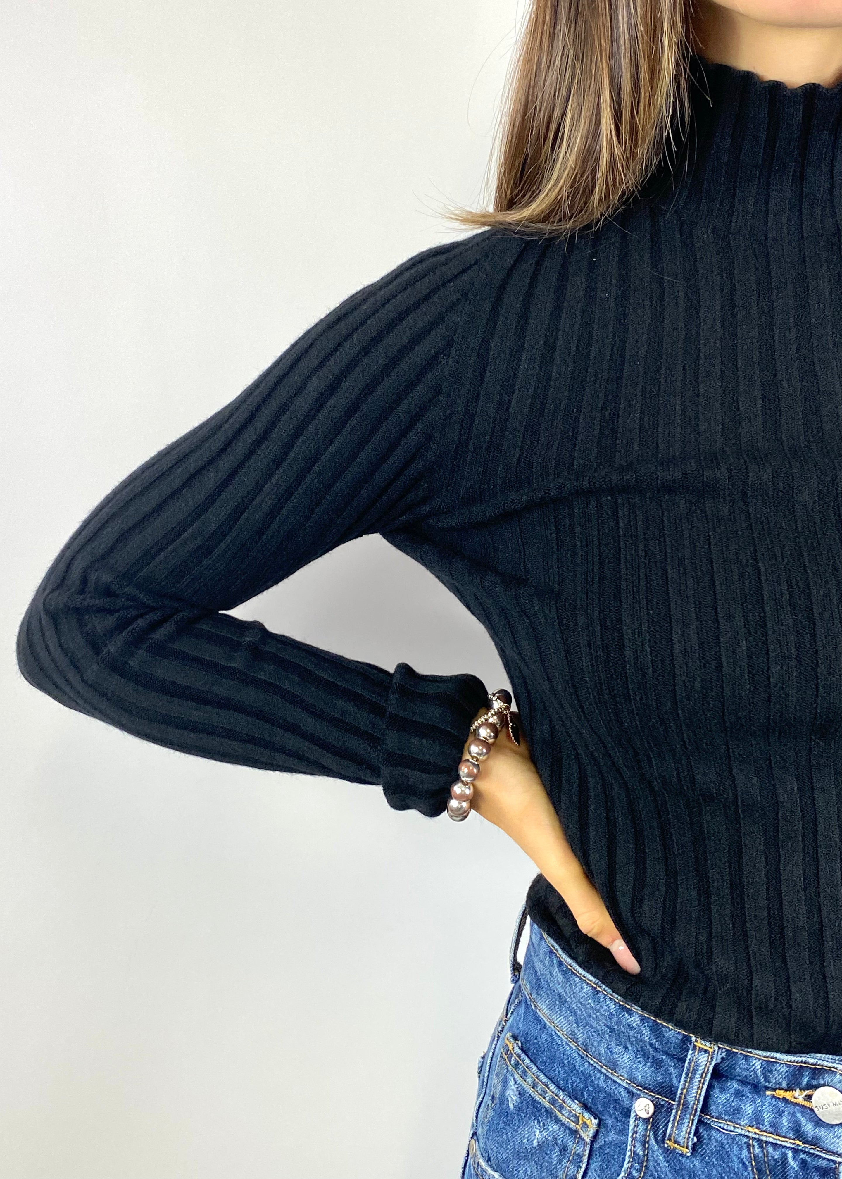 SUSY MIX MAGLIA A COSTINE NERA