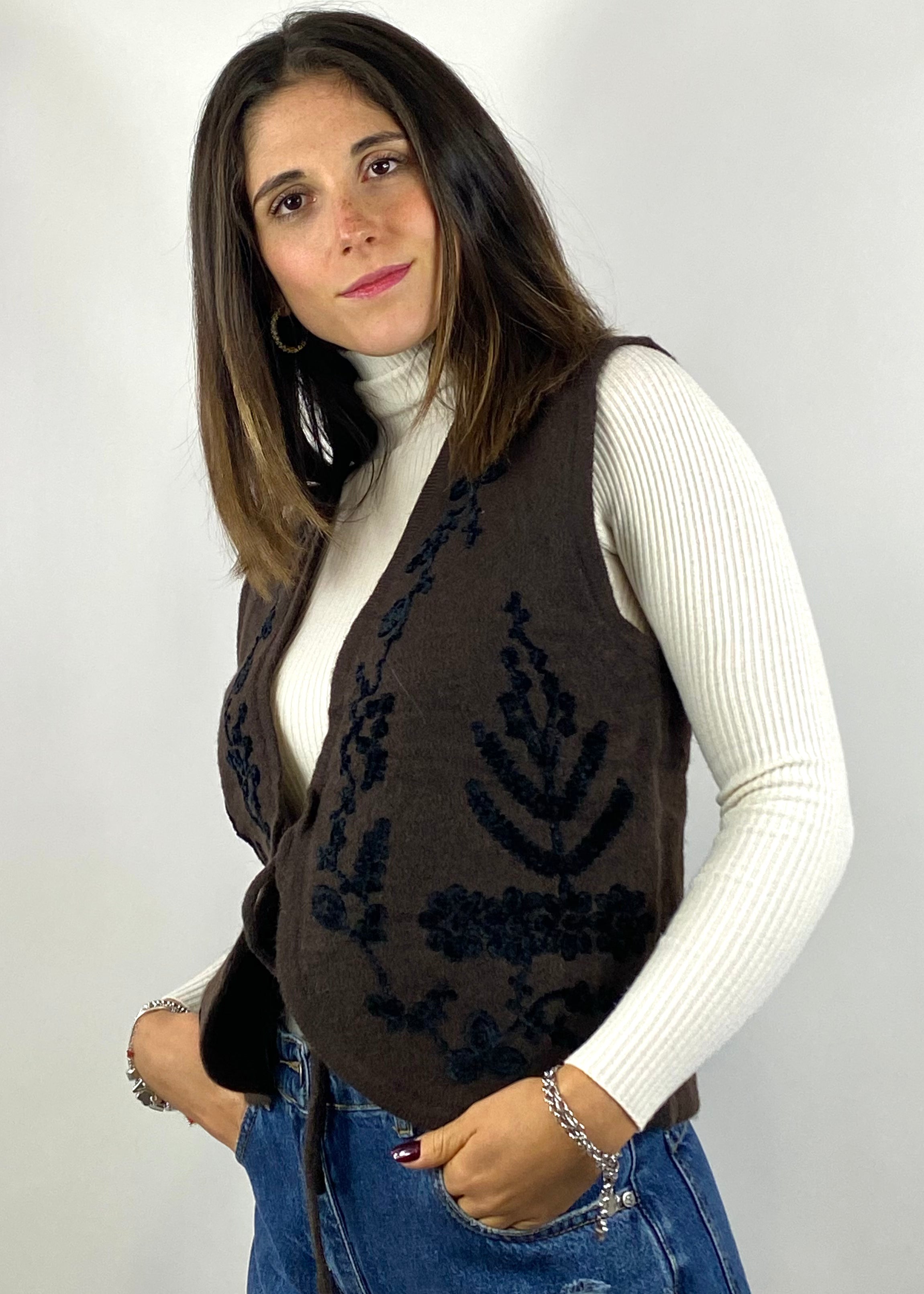 SUSY MIX GILET RICAMATO MORO