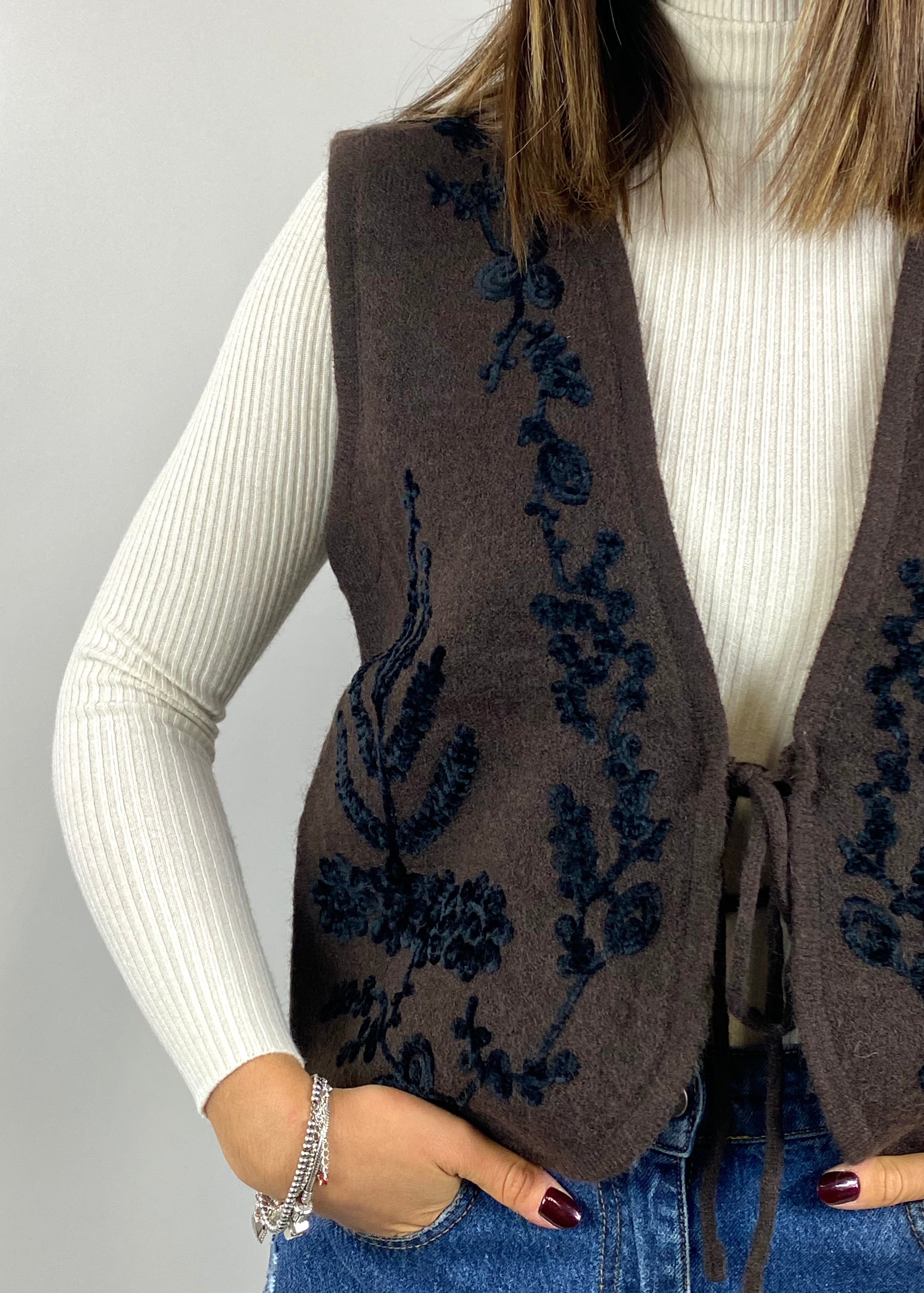 SUSY MIX GILET RICAMATO MORO