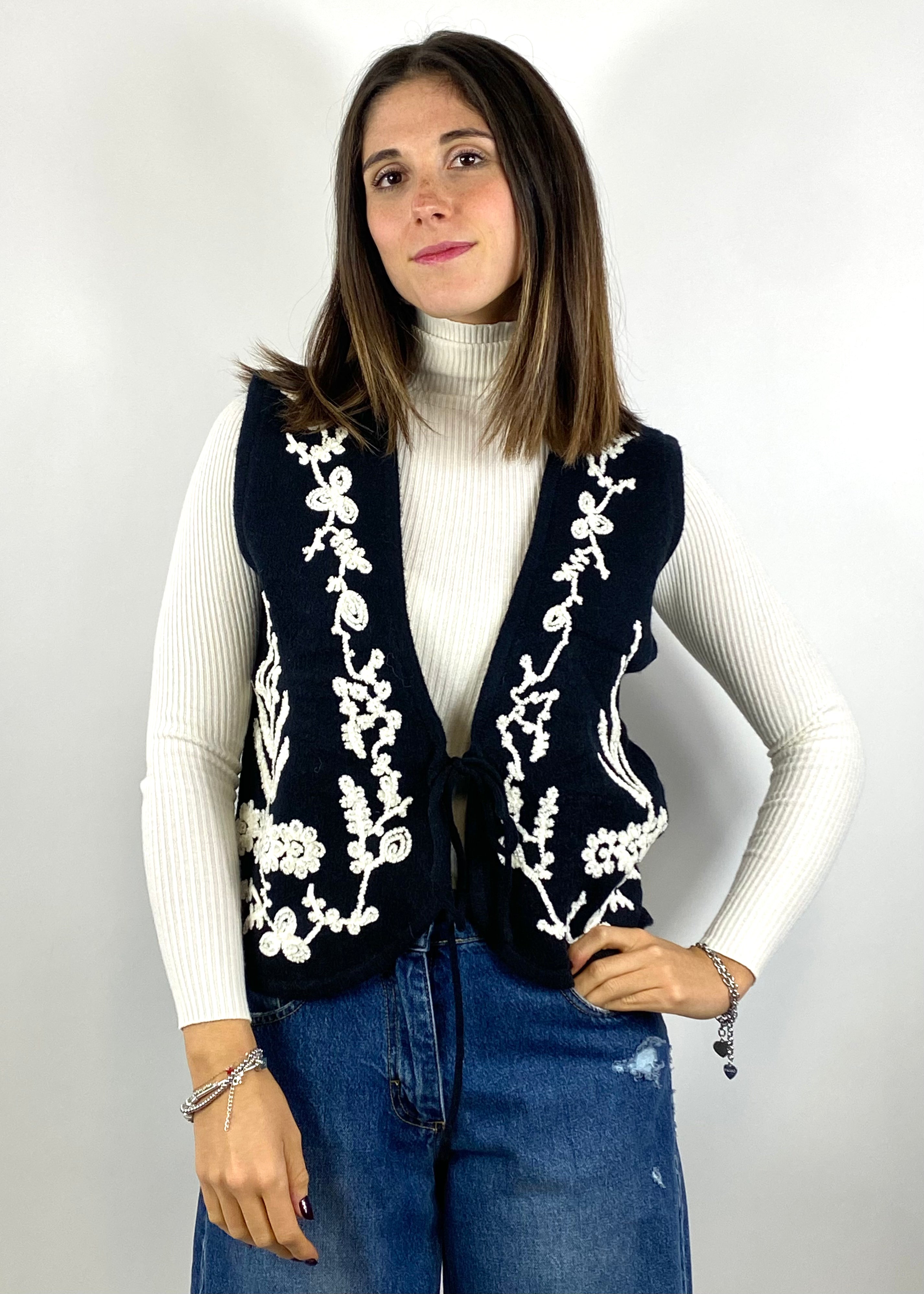 SUSY MIX GILET CON RICAMI NERO