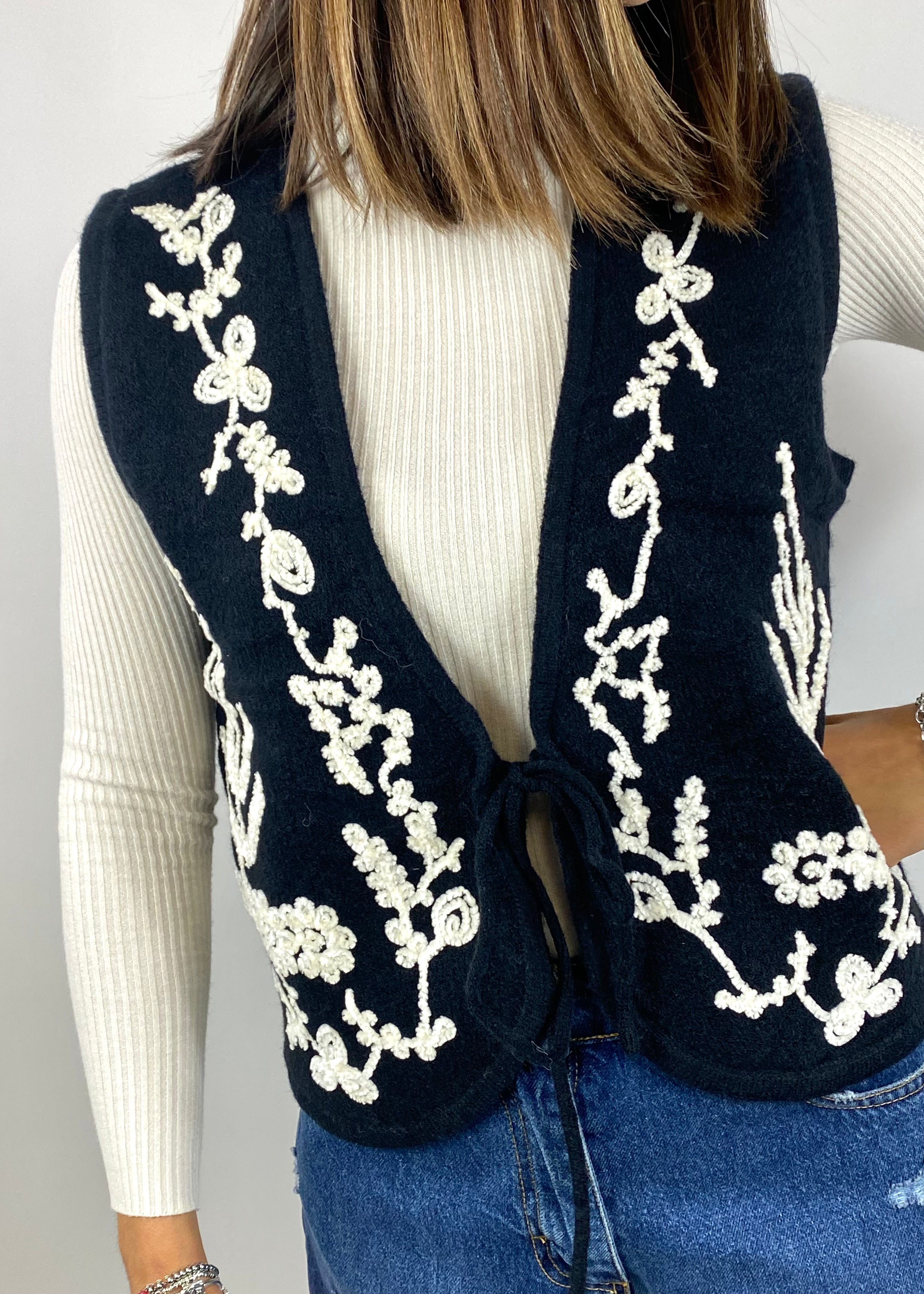 SUSY MIX GILET CON RICAMI NERO