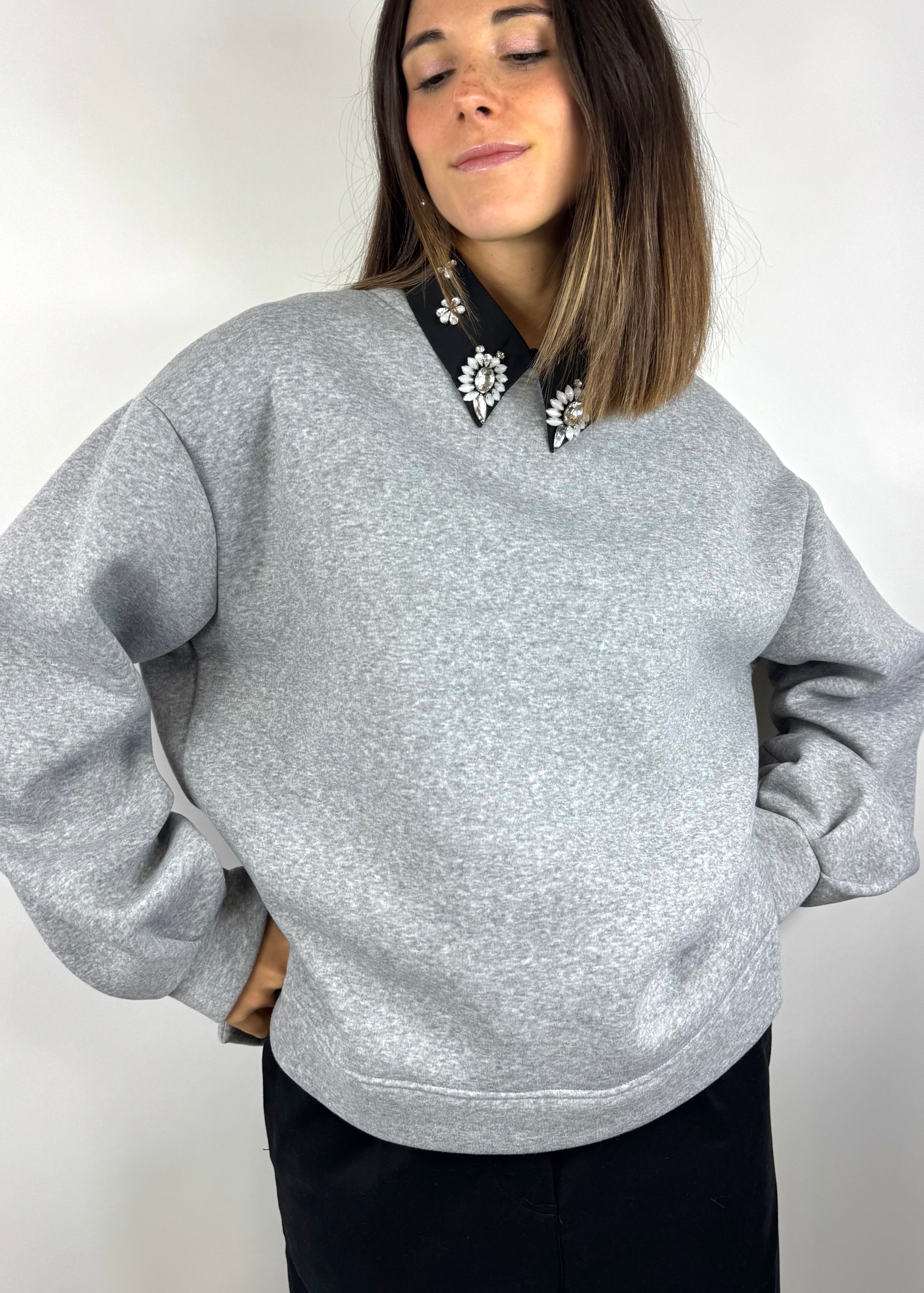 TWO WAY FELPA CON COLLO STRASS