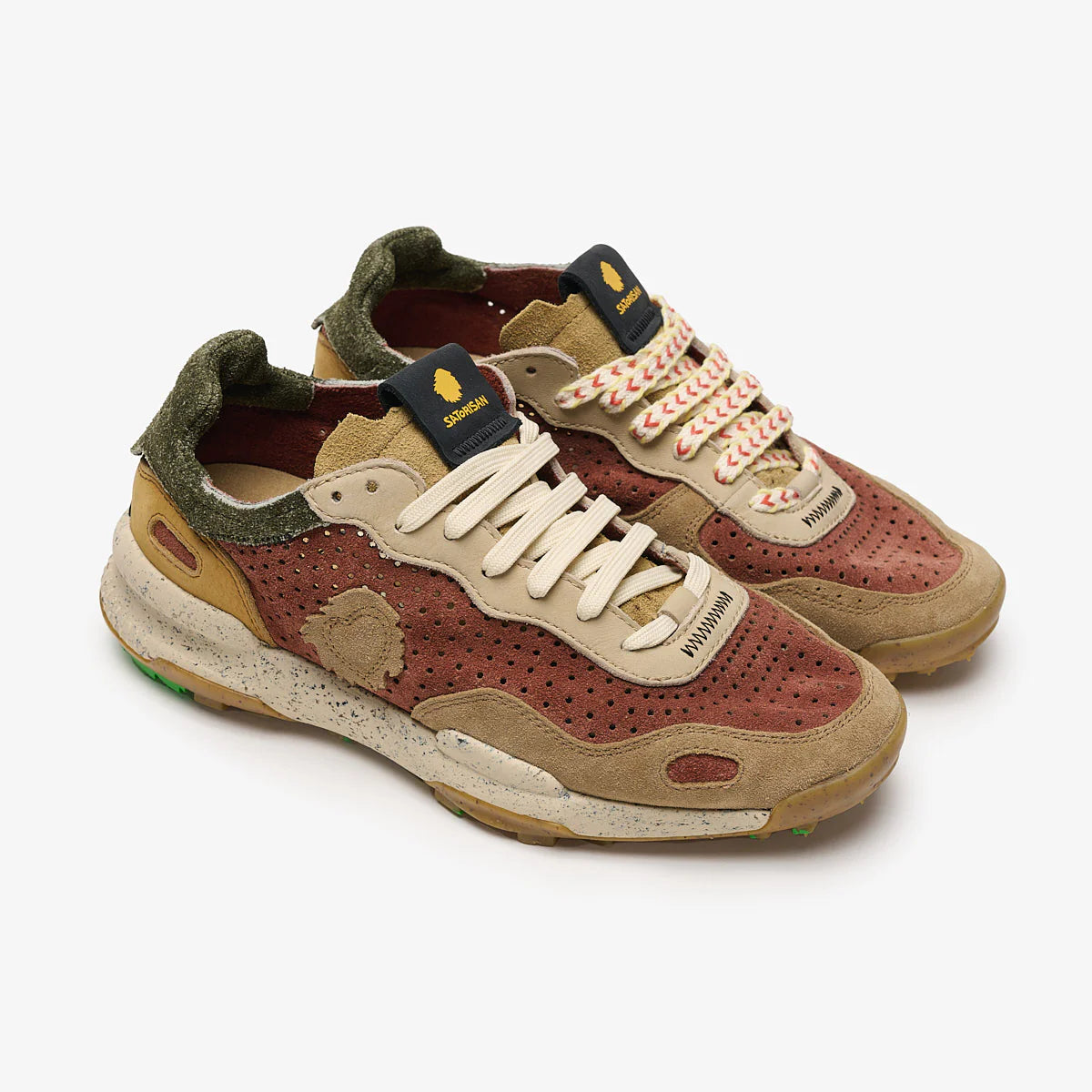 Satorisan sneakers uomo in suede marrone laserato e taupe con toppone verde