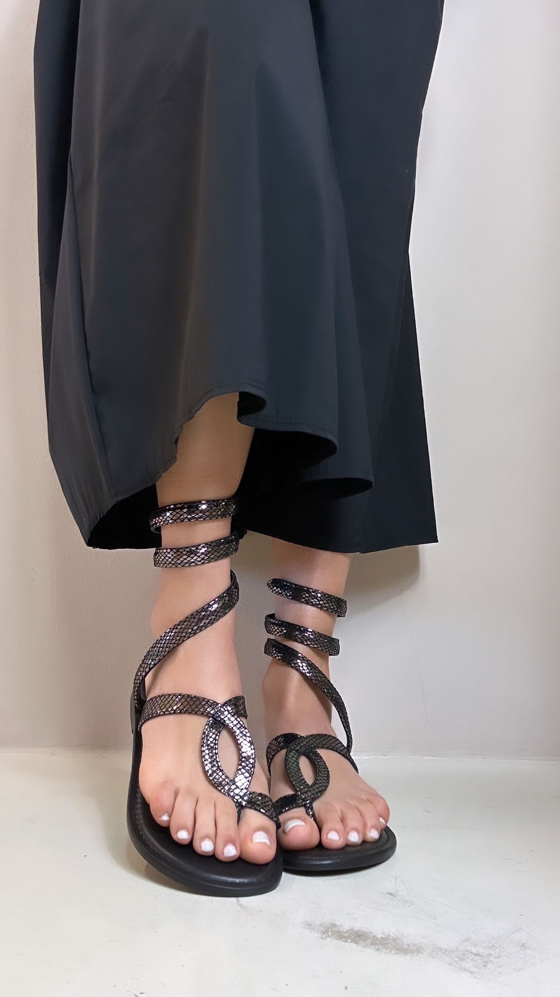 CB Fusion Sandalo snake donna con infradito in pelle pitonata laminata gun metal