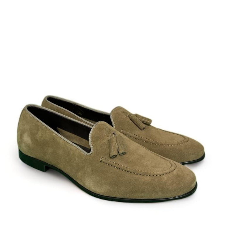 Divine Follie Mocassino uomo in camoscio castoro con nappe