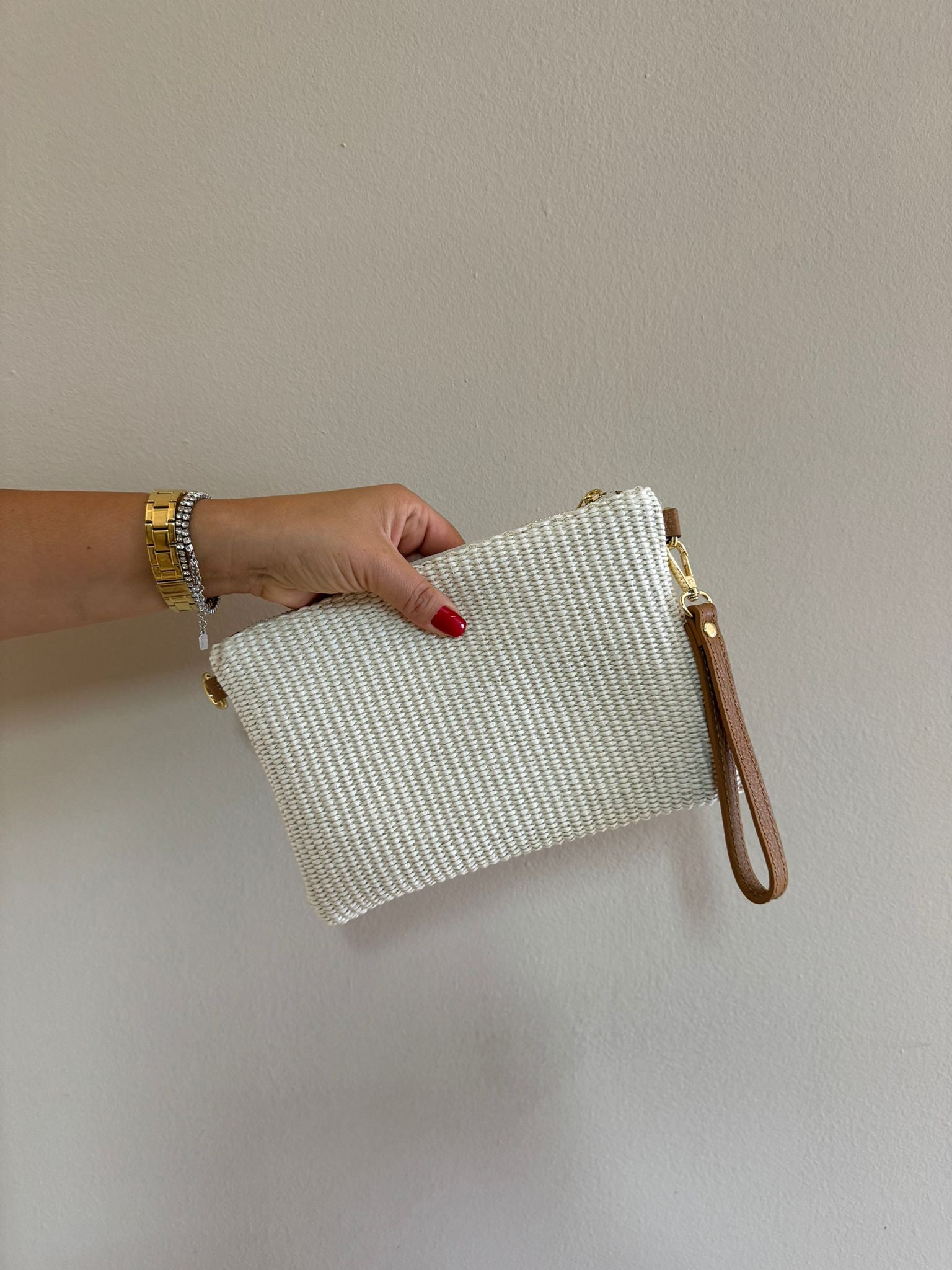 Cecile Pochette rafia burro con polsiera e tracollina in pelle cuoio