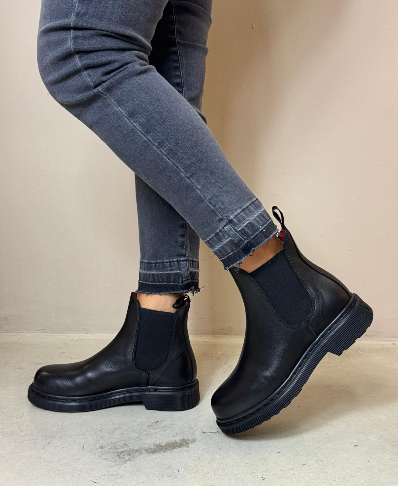 REPKO BEATLES IN PELLE NERO