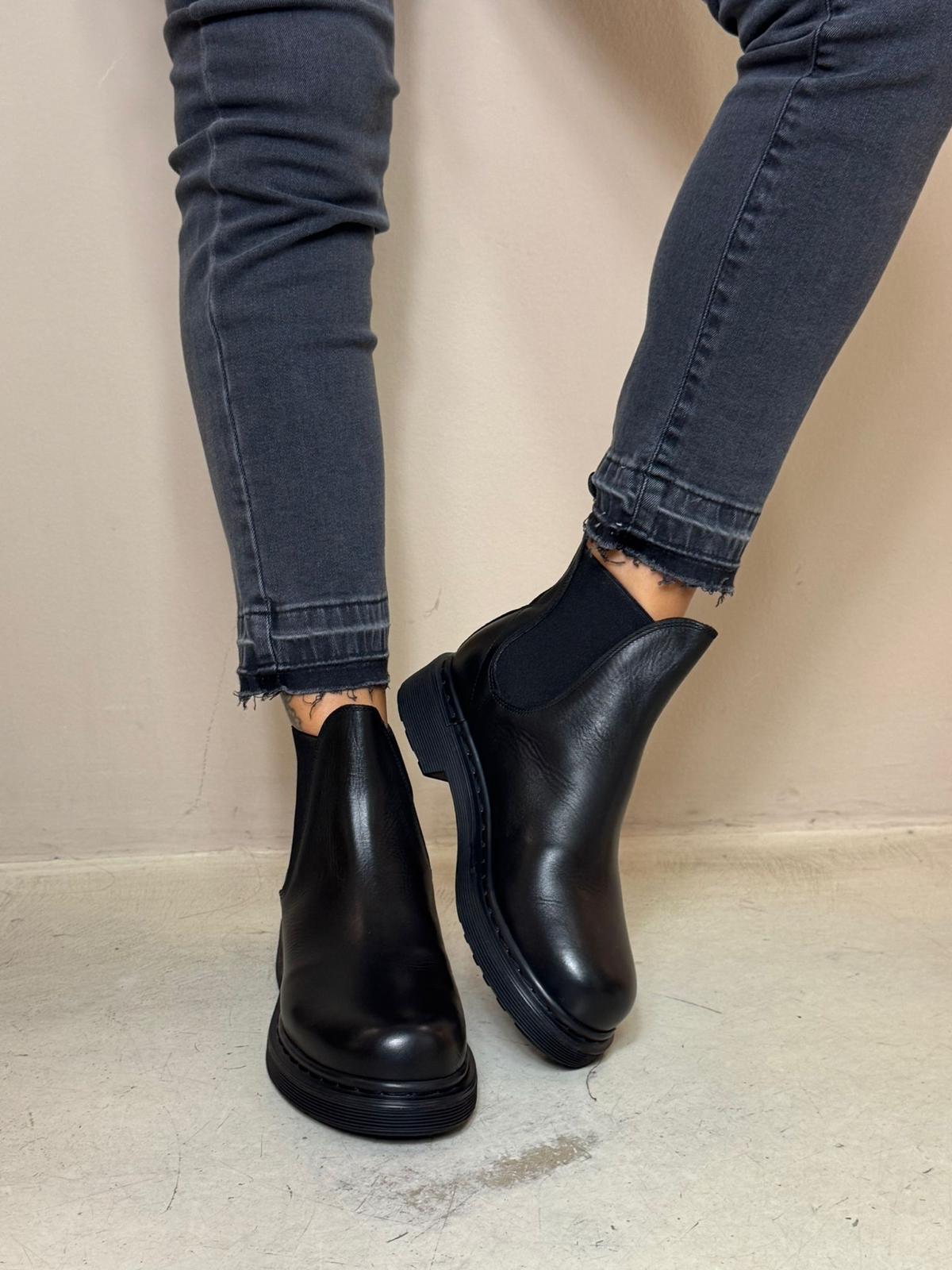 REPKO BEATLES IN PELLE NERO