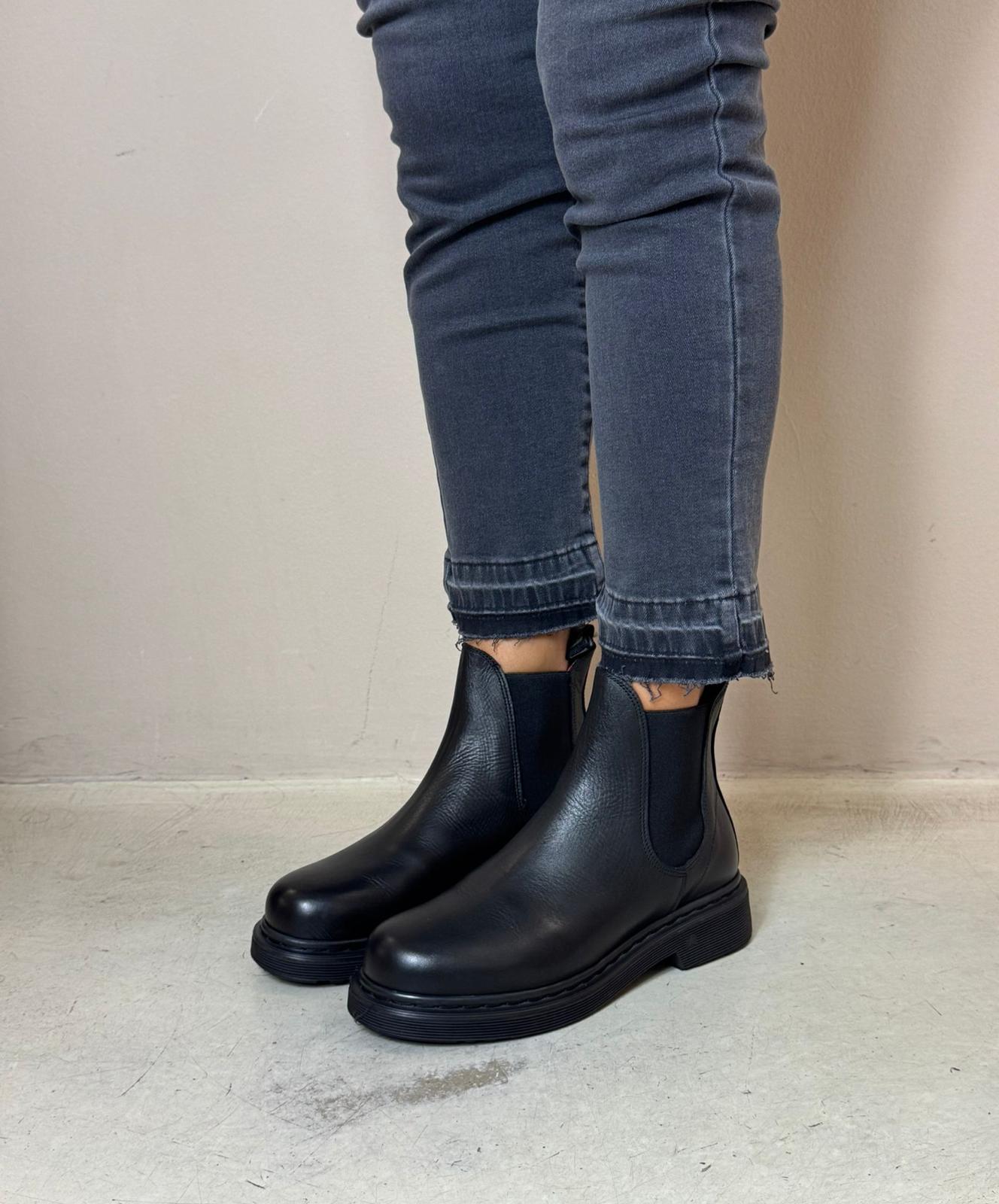 REPKO BEATLES IN PELLE NERO