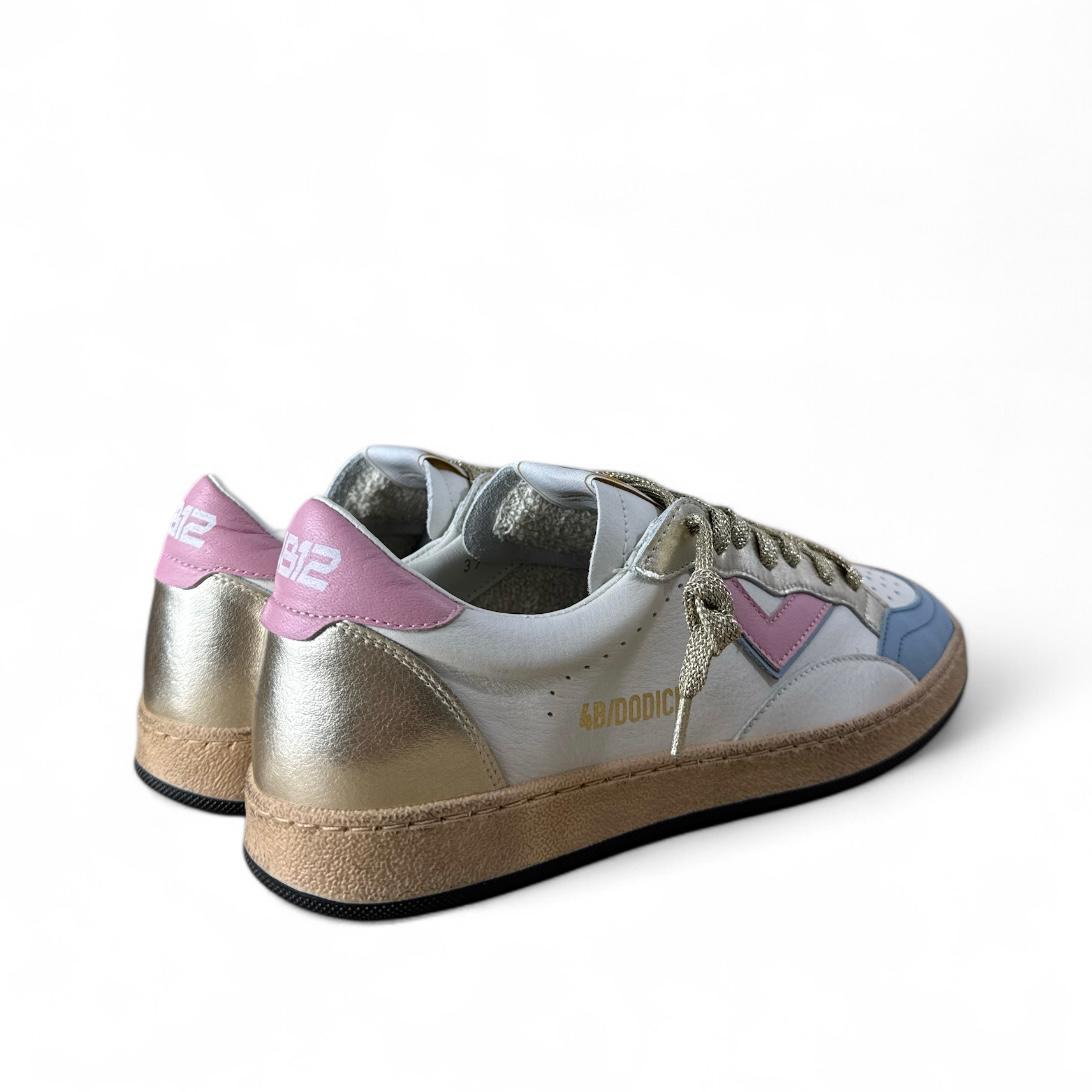 4B12 Sneaker donna in pelle bianca con azzurro, rosa e laminato oro
