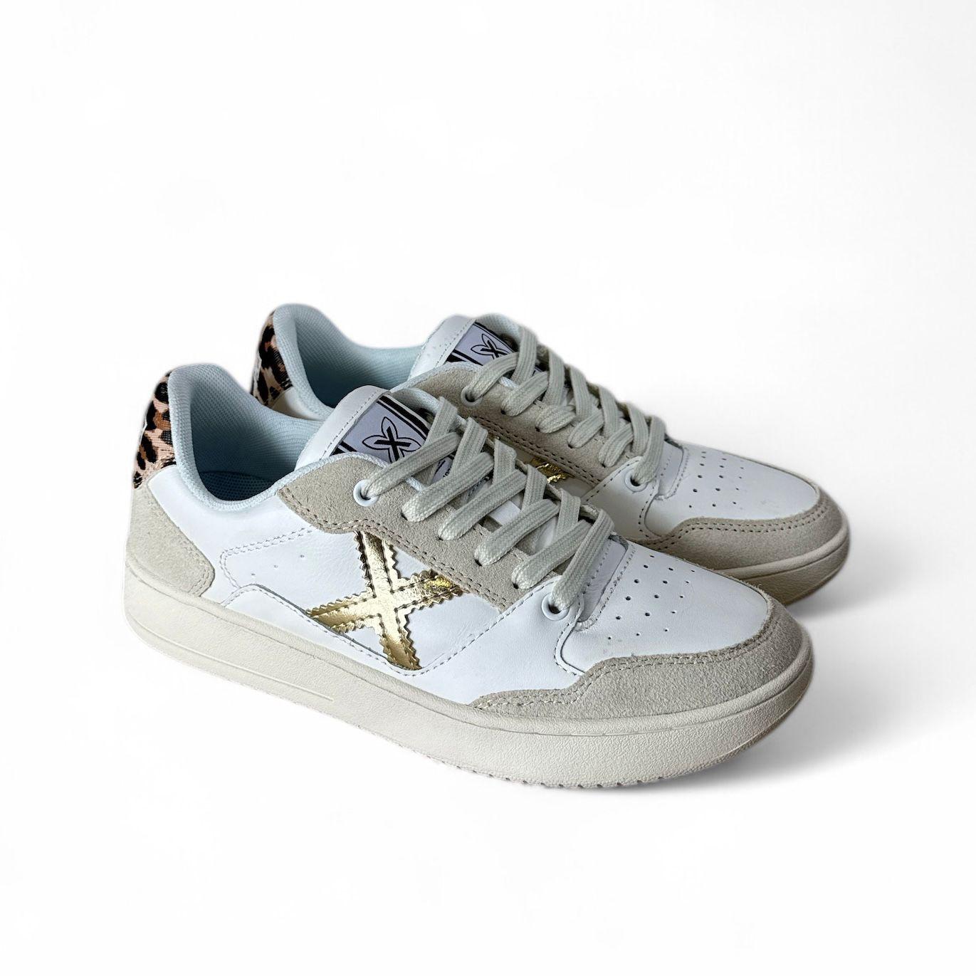Munich Sneaker donna in pelle bianca logo laminato oro e gonfietto animalier