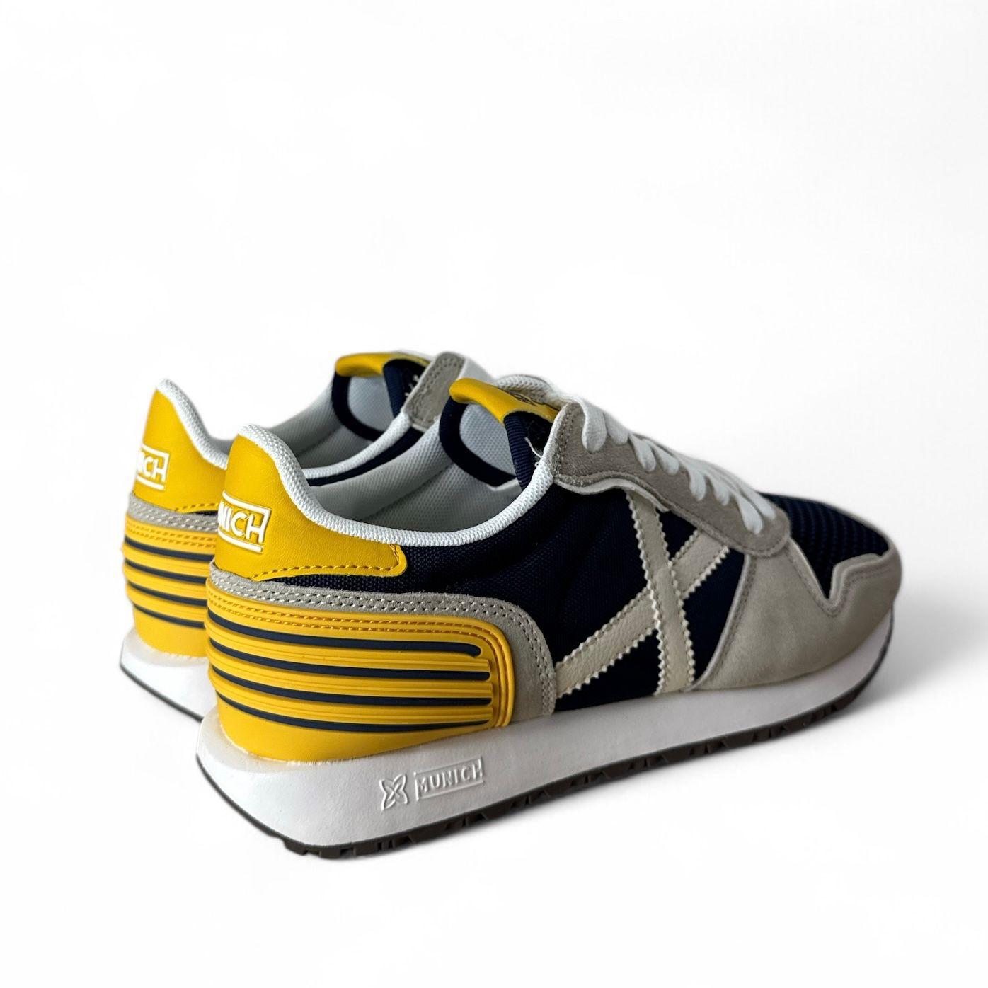 Munich sneakers uomo in suede grigio e mesh di colore blu con inserti giallo