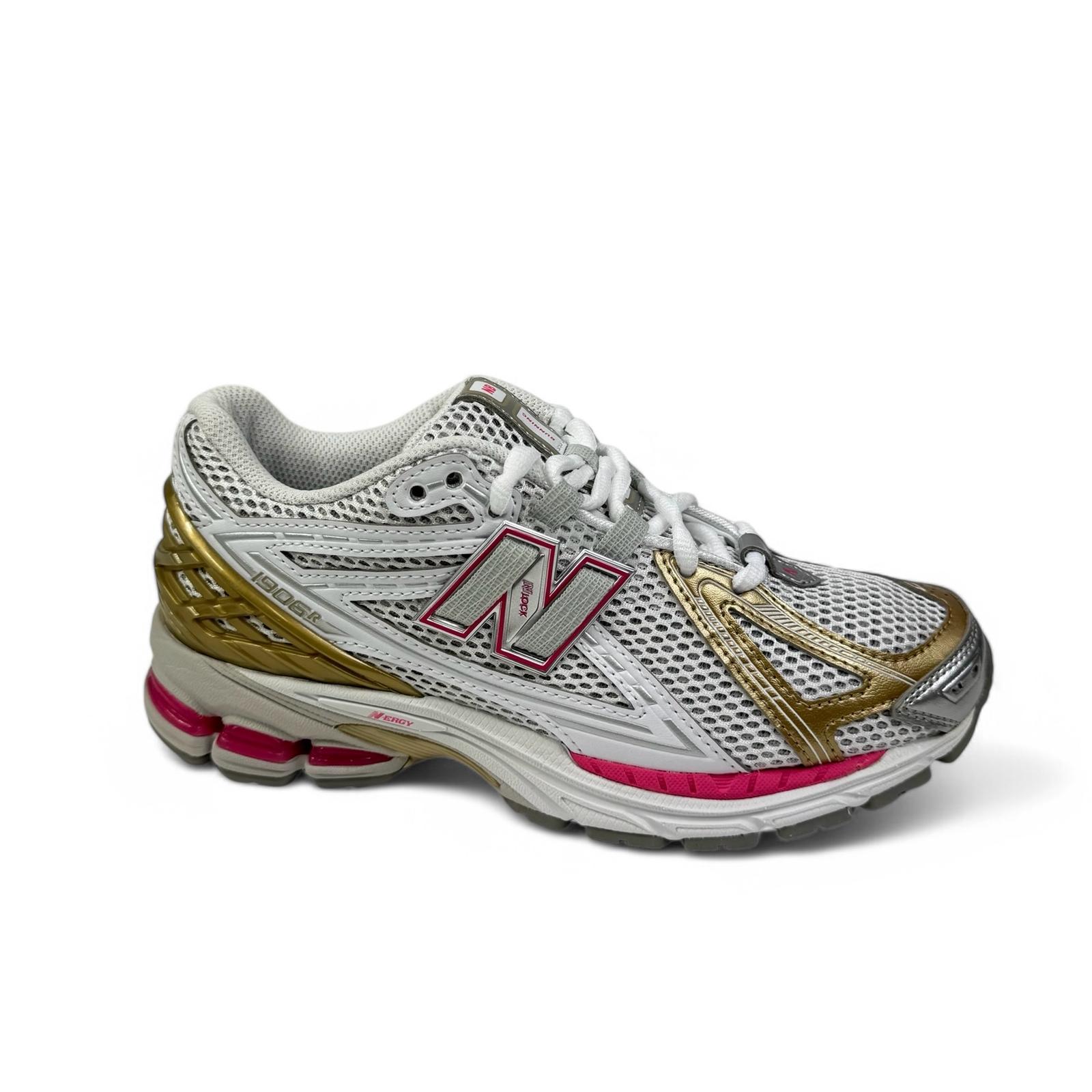 New Balance sneaker donna in mesh bianco, metallic gold e dettagli rosa
