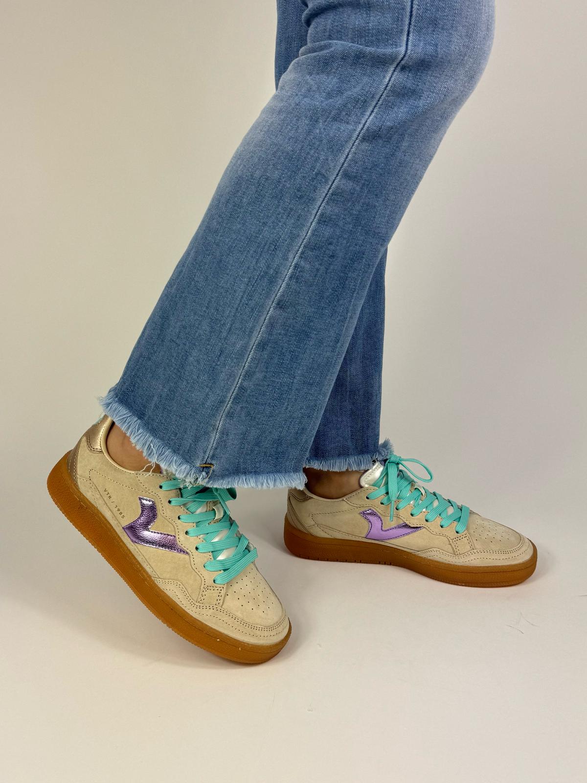Victoria sneaker donna in suede beige con logo e gonfietto in laminato lilla e oro