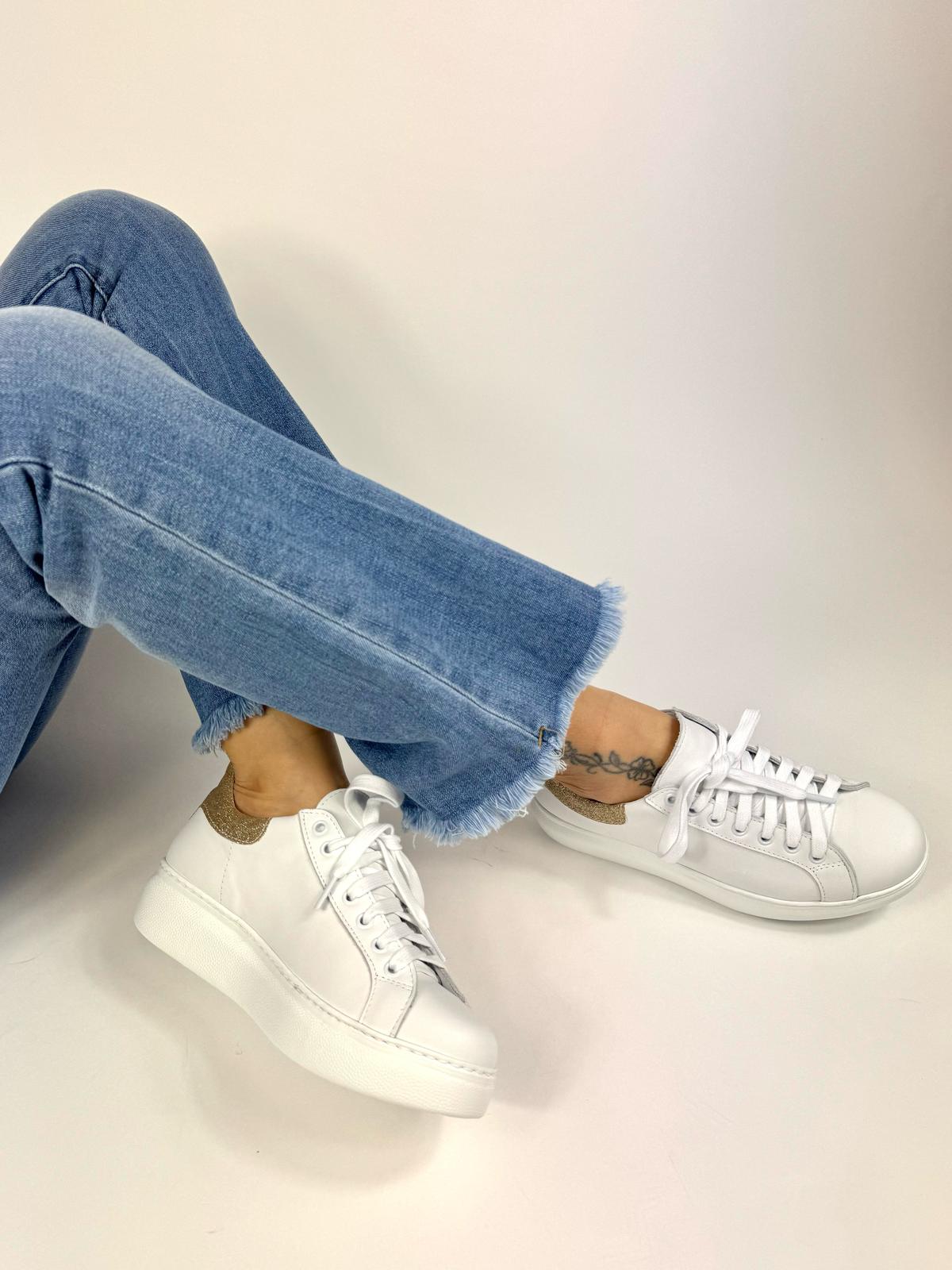 Crown sneakers donna in pelle bianca con toppone glitter platino