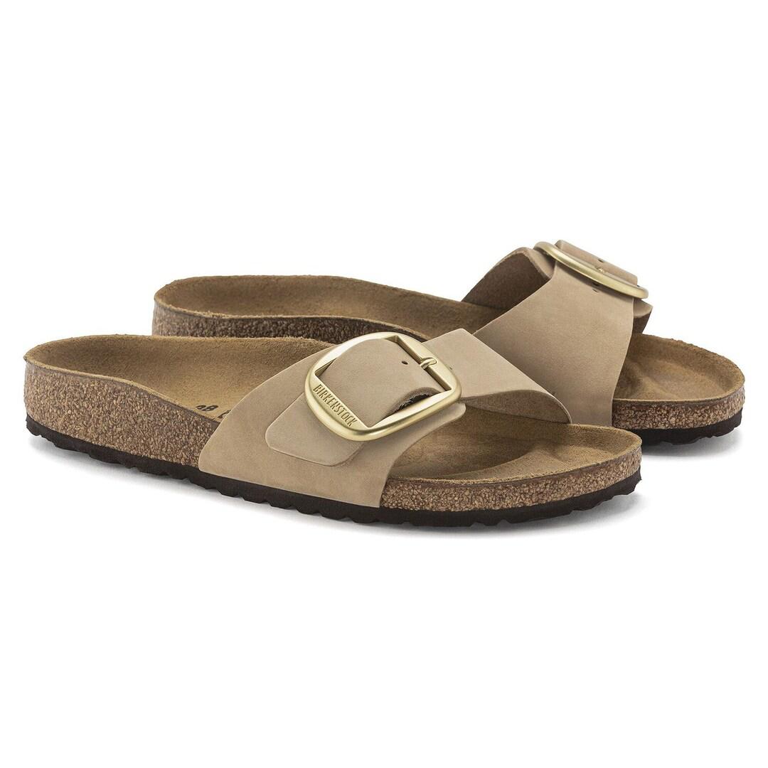 Birkenstock ciabatta donna una fascia nabuck sabbia con big buckle
