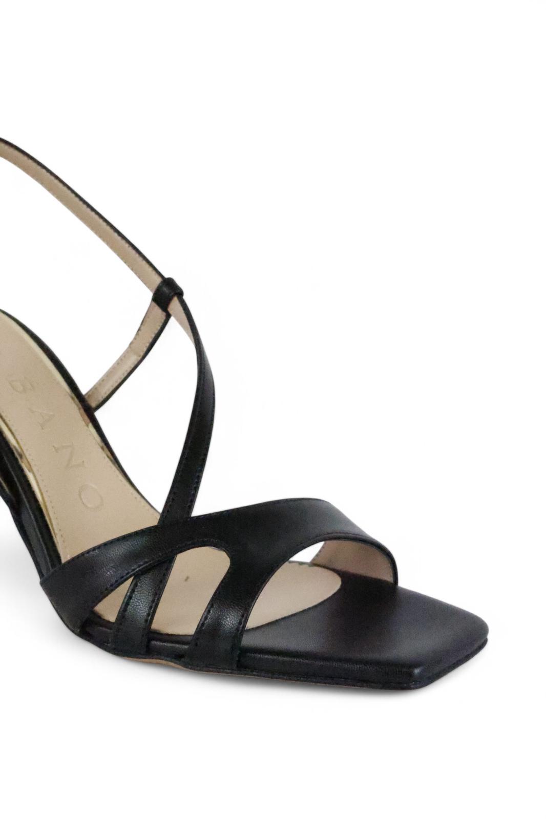 Albano sandalo donna nero con laccio trasversale sul collo del piede