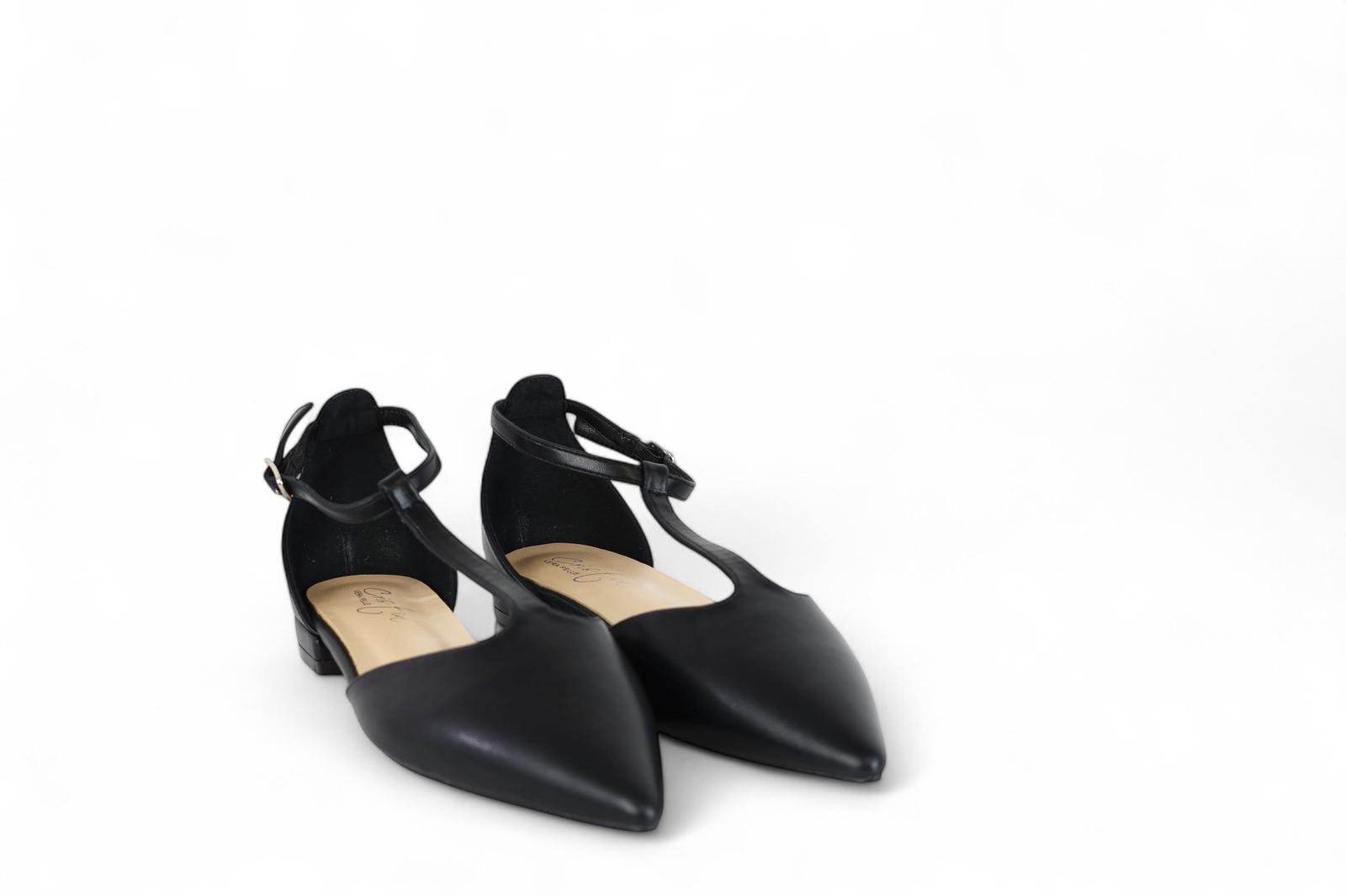 Cristin ballerina donna in ecopelle nera a punta con laccino sul collo del piede