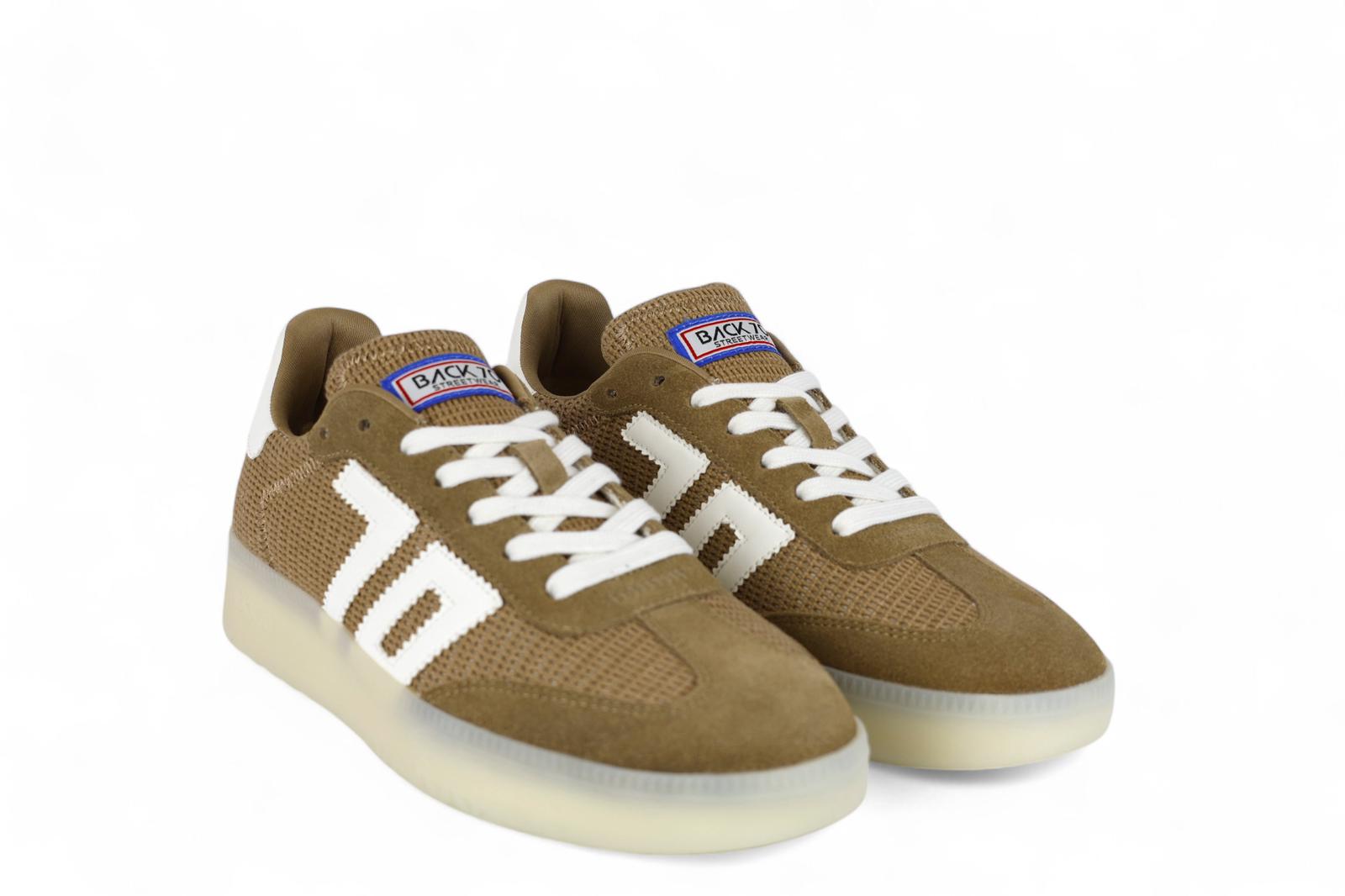 Back 70 sneakers donna platform in sacco beige e dettagli in suede e pelle.