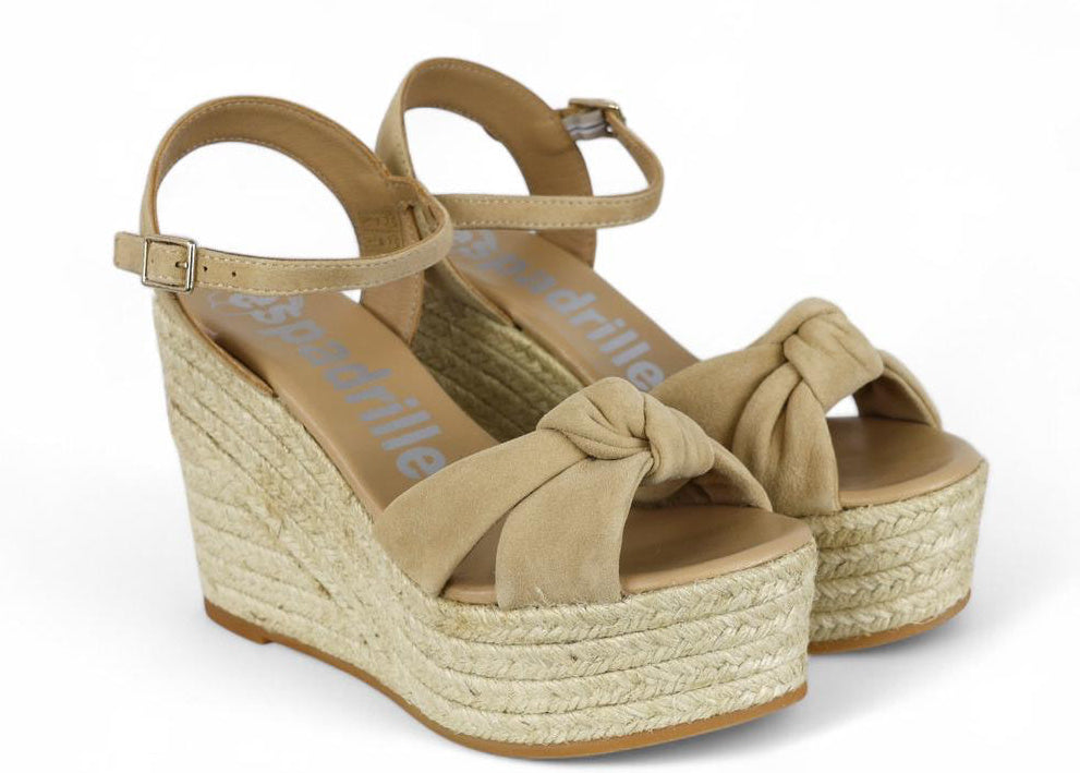 Espadrilles sandalo zeppa donna in suede color cammello con fasce incrociate e nodo