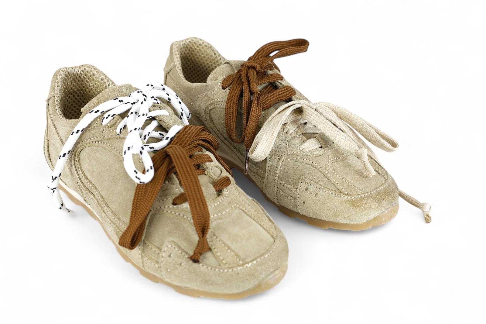 Via Mondata sneakers donna in camoscio taupe con doppio laccio