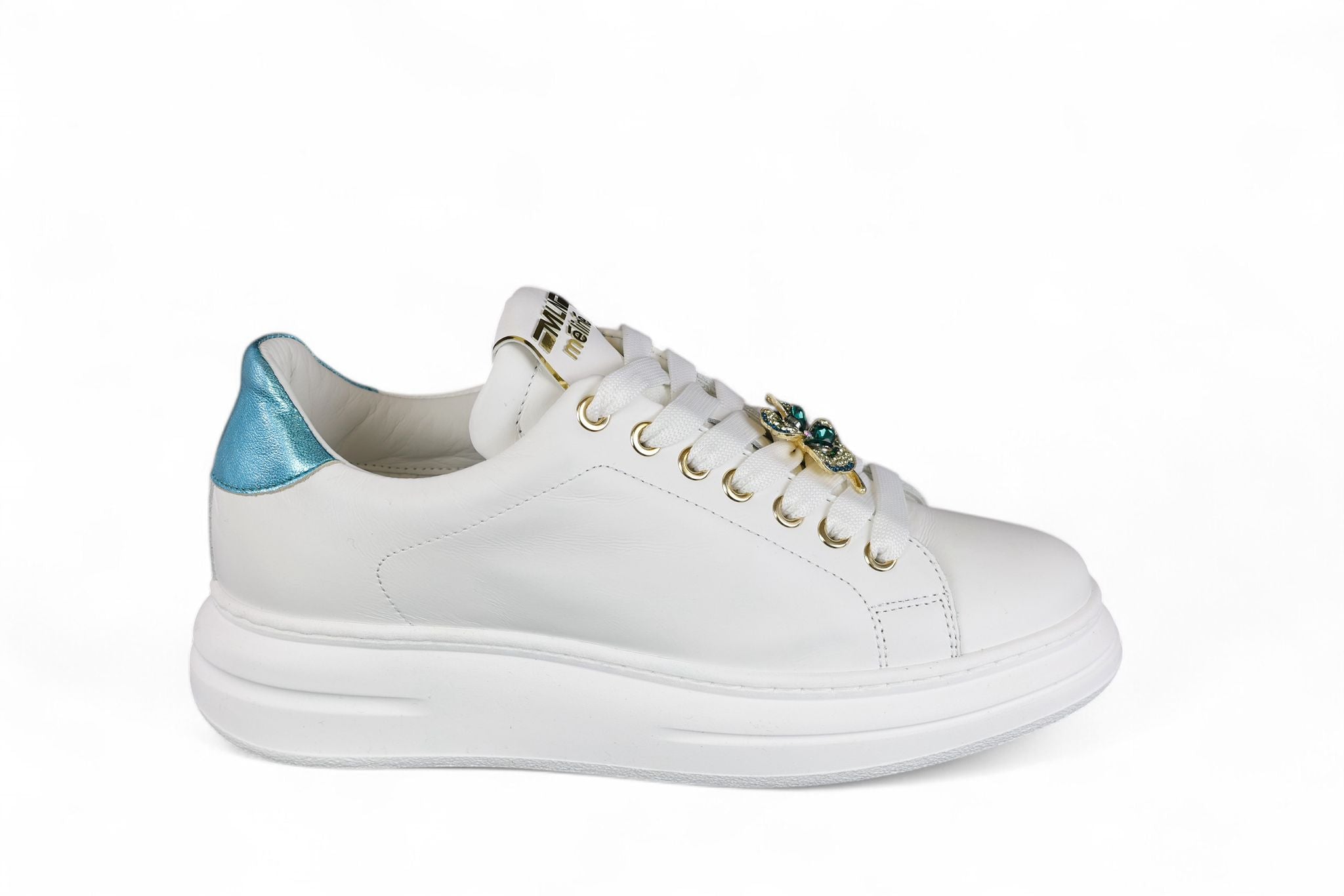 MÉLINÉ sneakers donna in pelle bianca con toppone laminato turchese e applicazioni strass