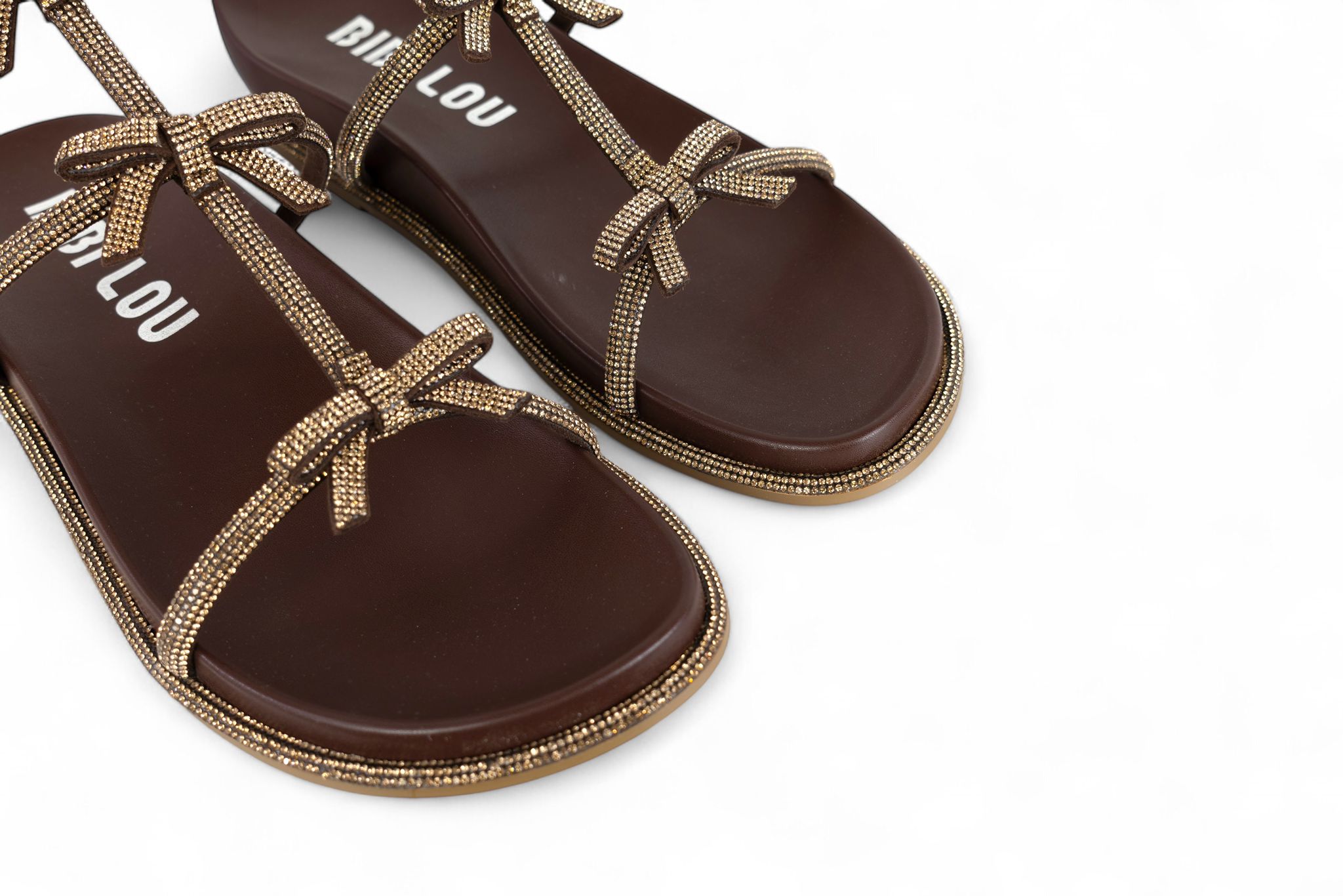 Bibi Lou sandalo donna in ecopelle marrone con fascette e fiocchini strassati
