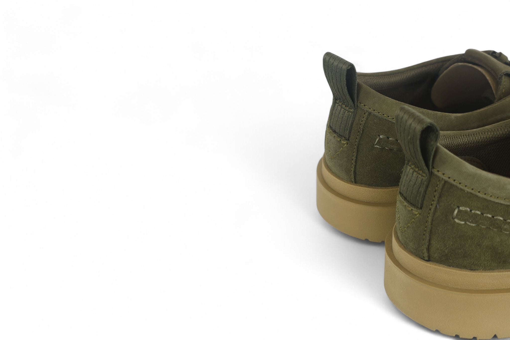 Clarks scarpa uomo allacciata in suede verde oliva