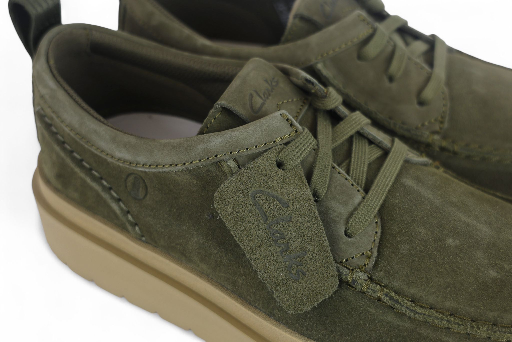 Clarks scarpa uomo allacciata in suede verde oliva