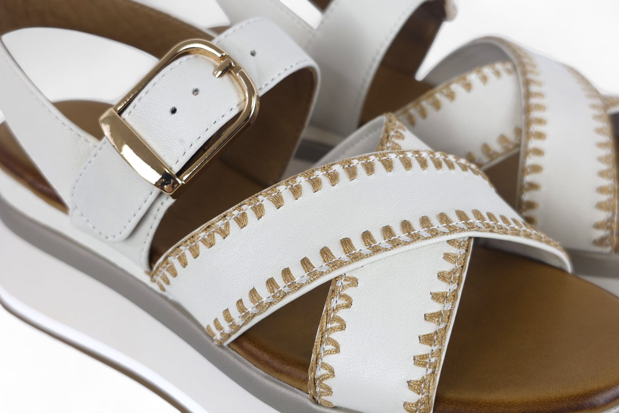 INUOVO sandalo donna fasce incrociate in pelle crema con infilature