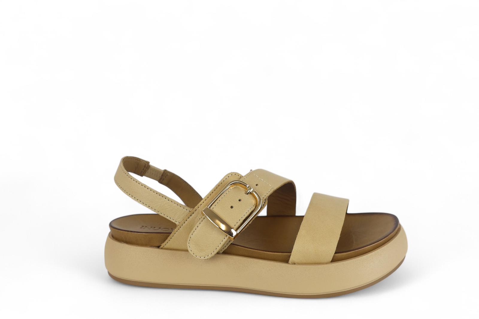 INUOVO sandalo donna in pelle cammello con fascia trasversale